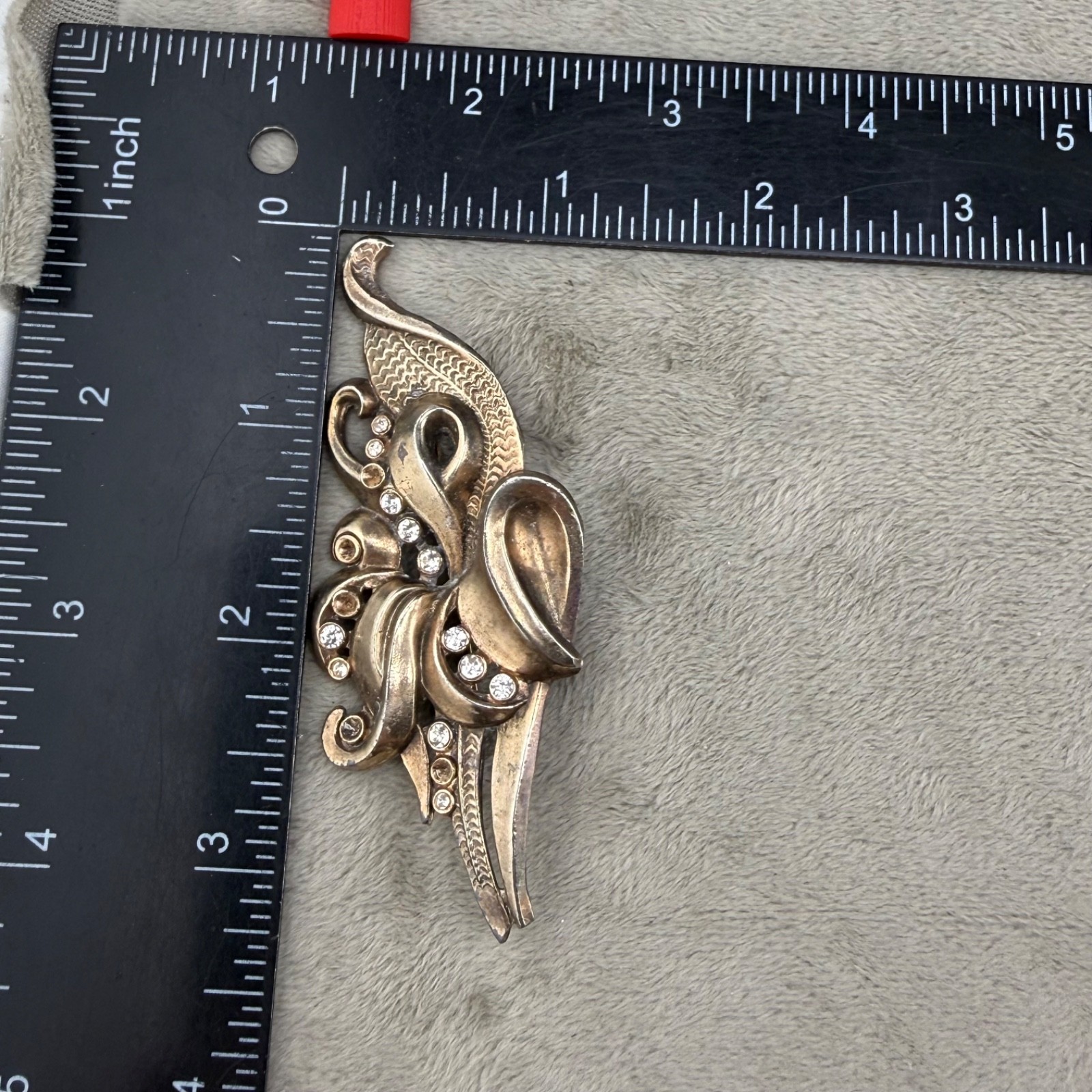 Vintage Pot Metal Brooch Flower Gold Tone Rhinestone READ