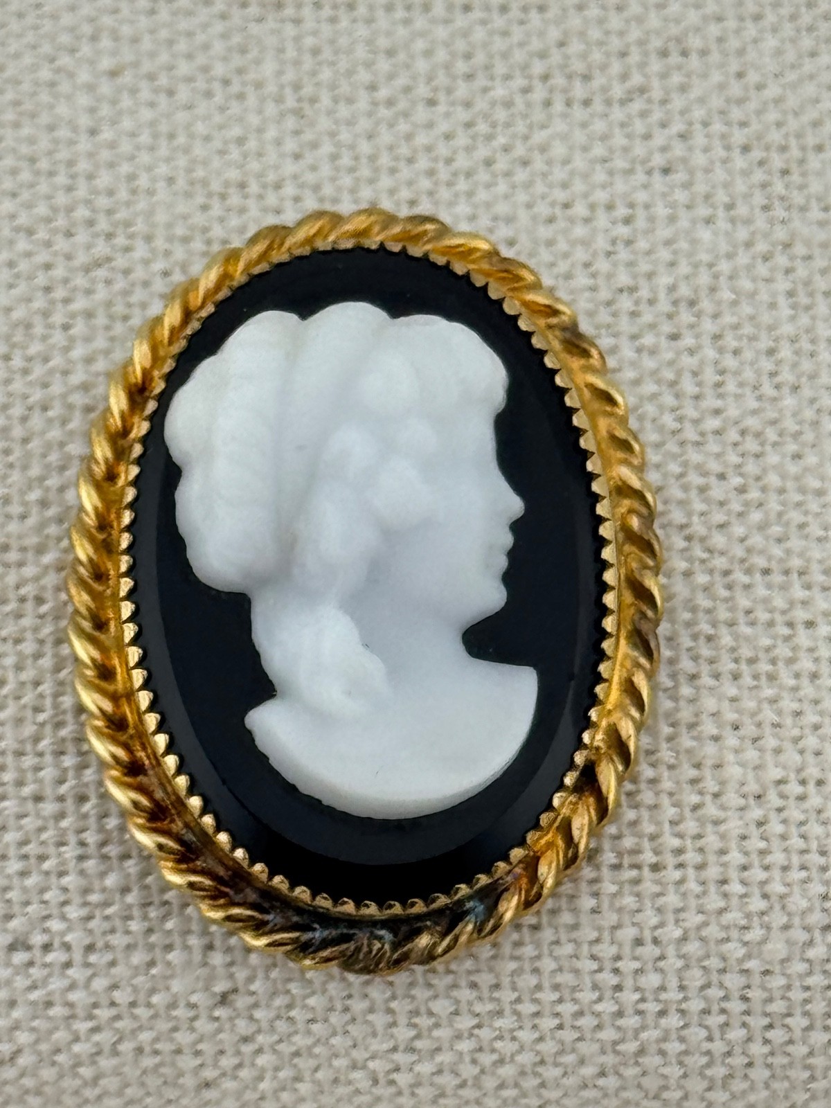 Vintage Carla Molded Cameo Black White Gold Filled GF Brooch Pendant