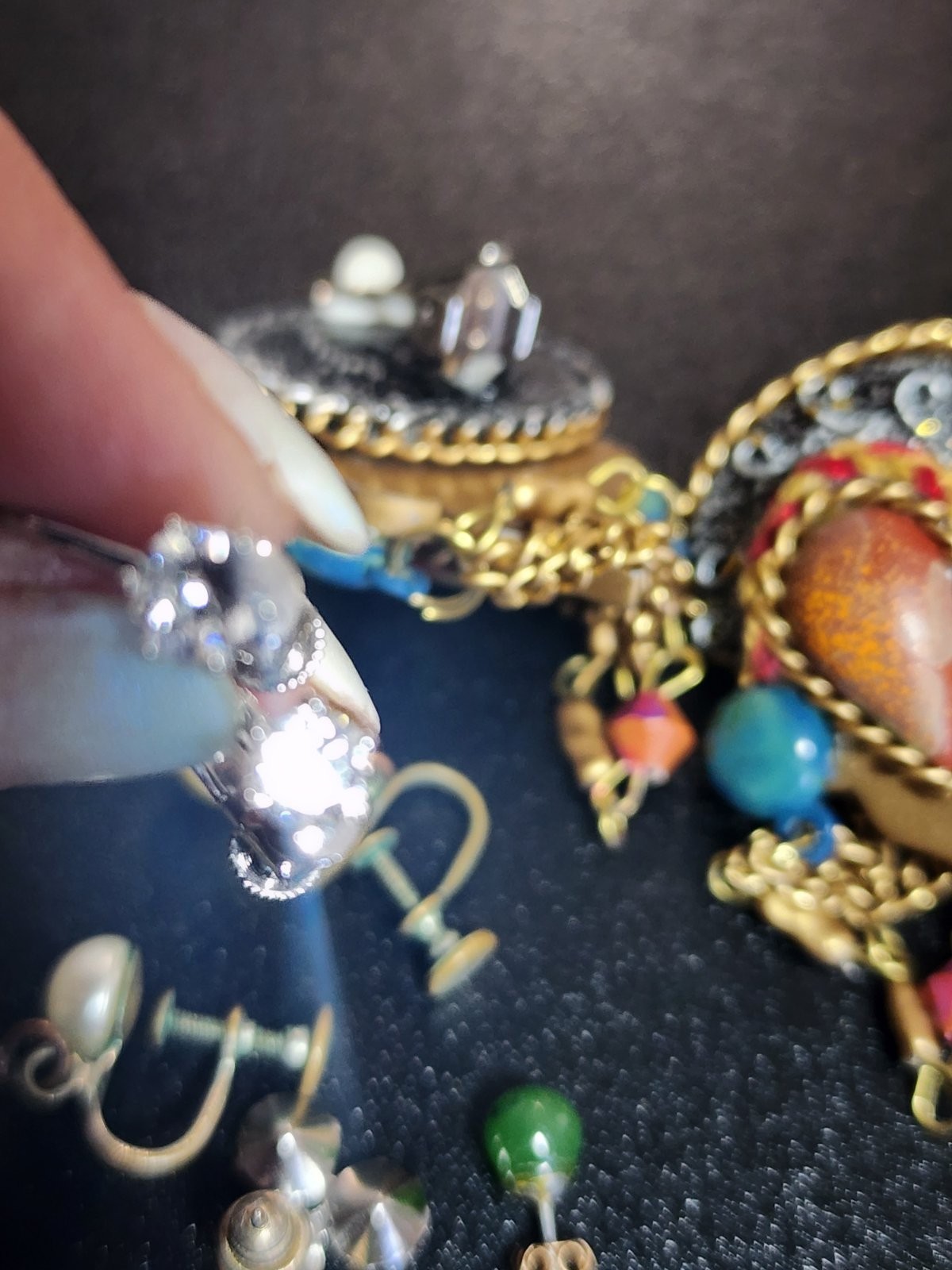 Vintage jewelry set of 21 in vintage purse