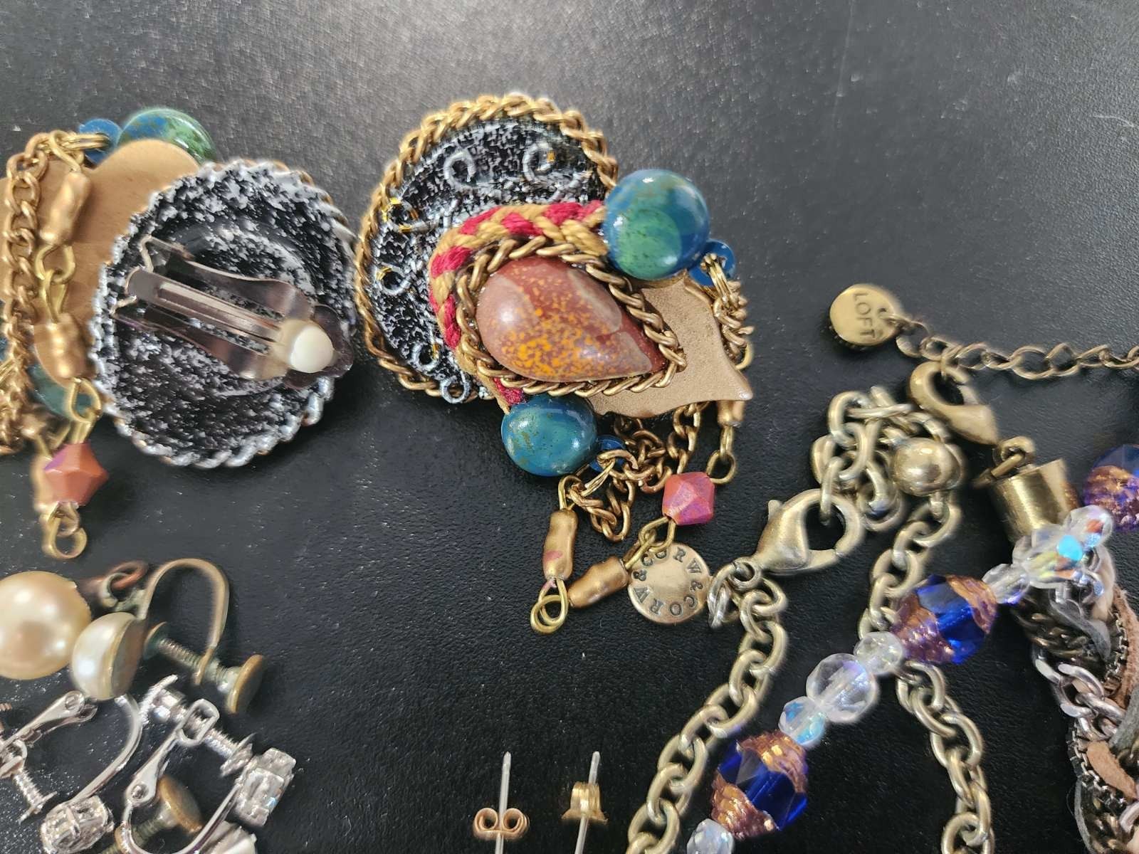 Vintage jewelry set of 21 in vintage purse