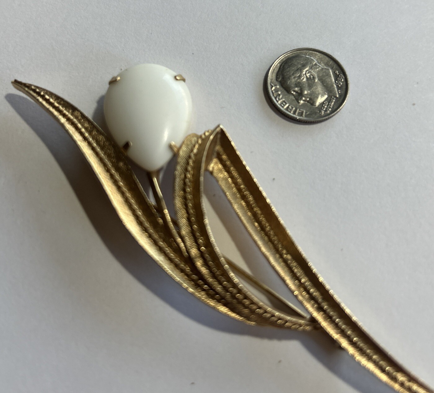 Vintage SARAH COVENTRY Signed Large Stylized Gold Floral Pin Milk Glass Cabochon