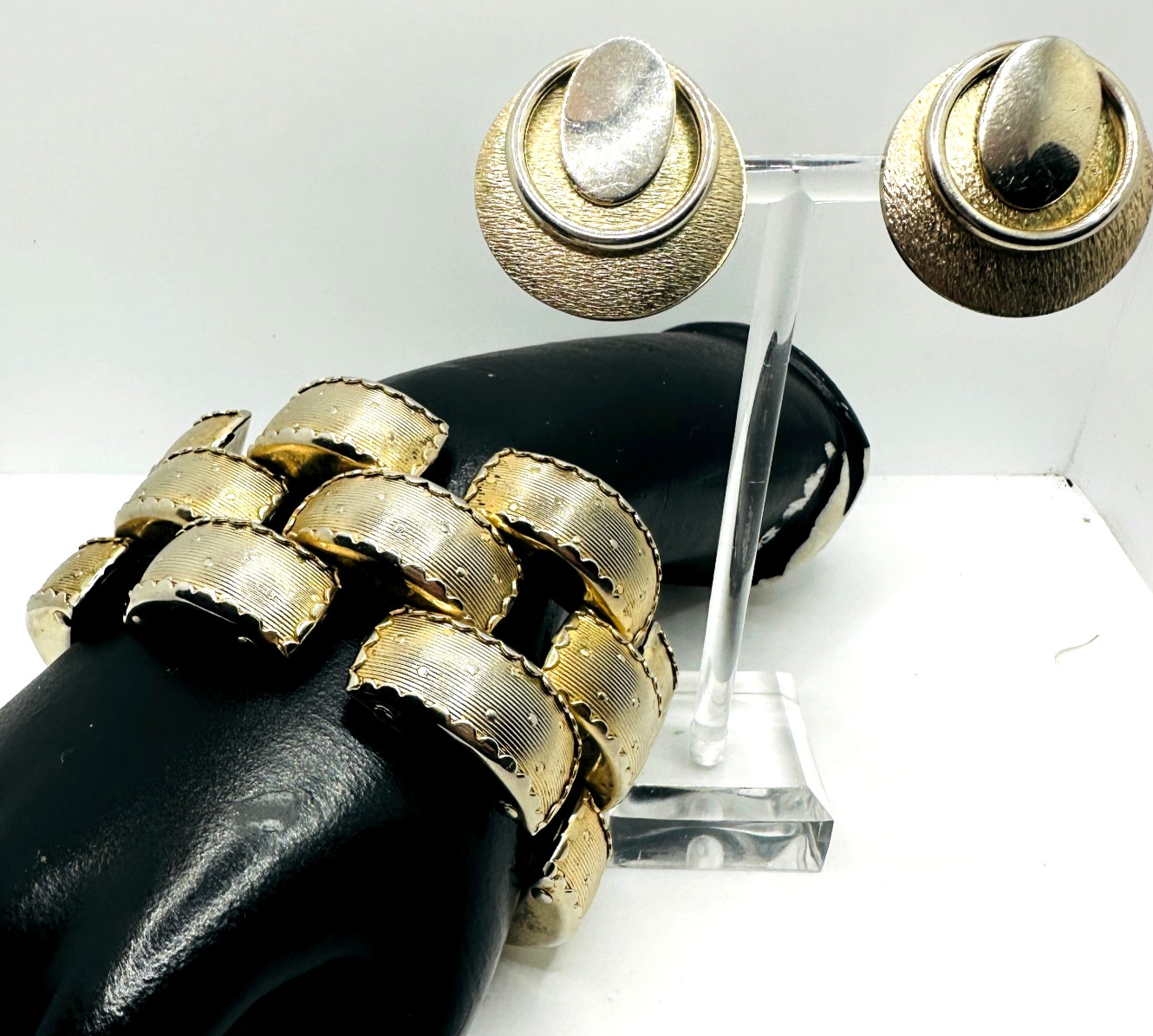 Lot VTG Chunky 1960’s Textured Brushed Gold Tone Dome Link Bracelet & Earrings