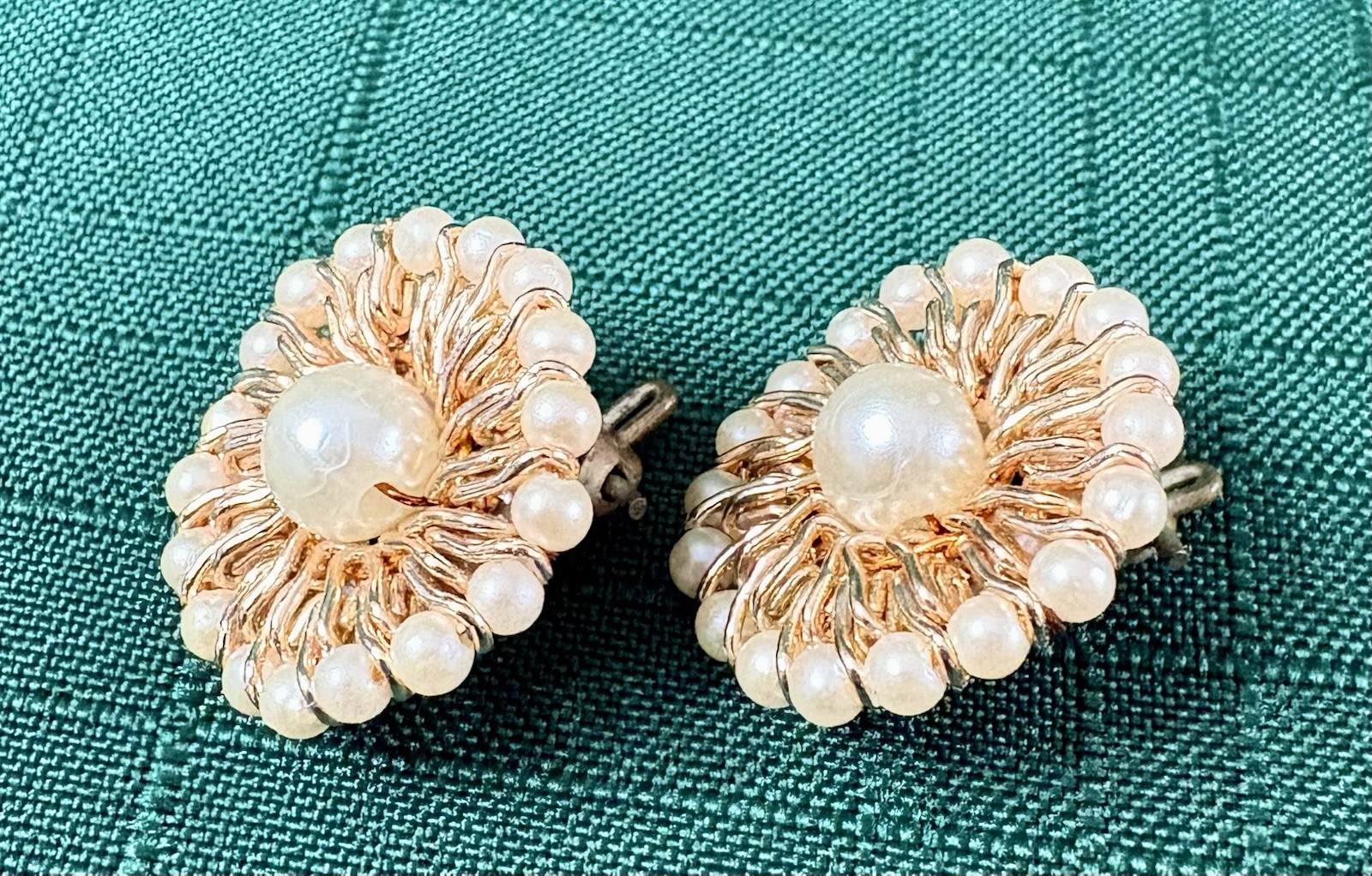 Early Miriam Haskell Style Wired Pearl Cluster Clip-on Earrings Gold Tone Nest