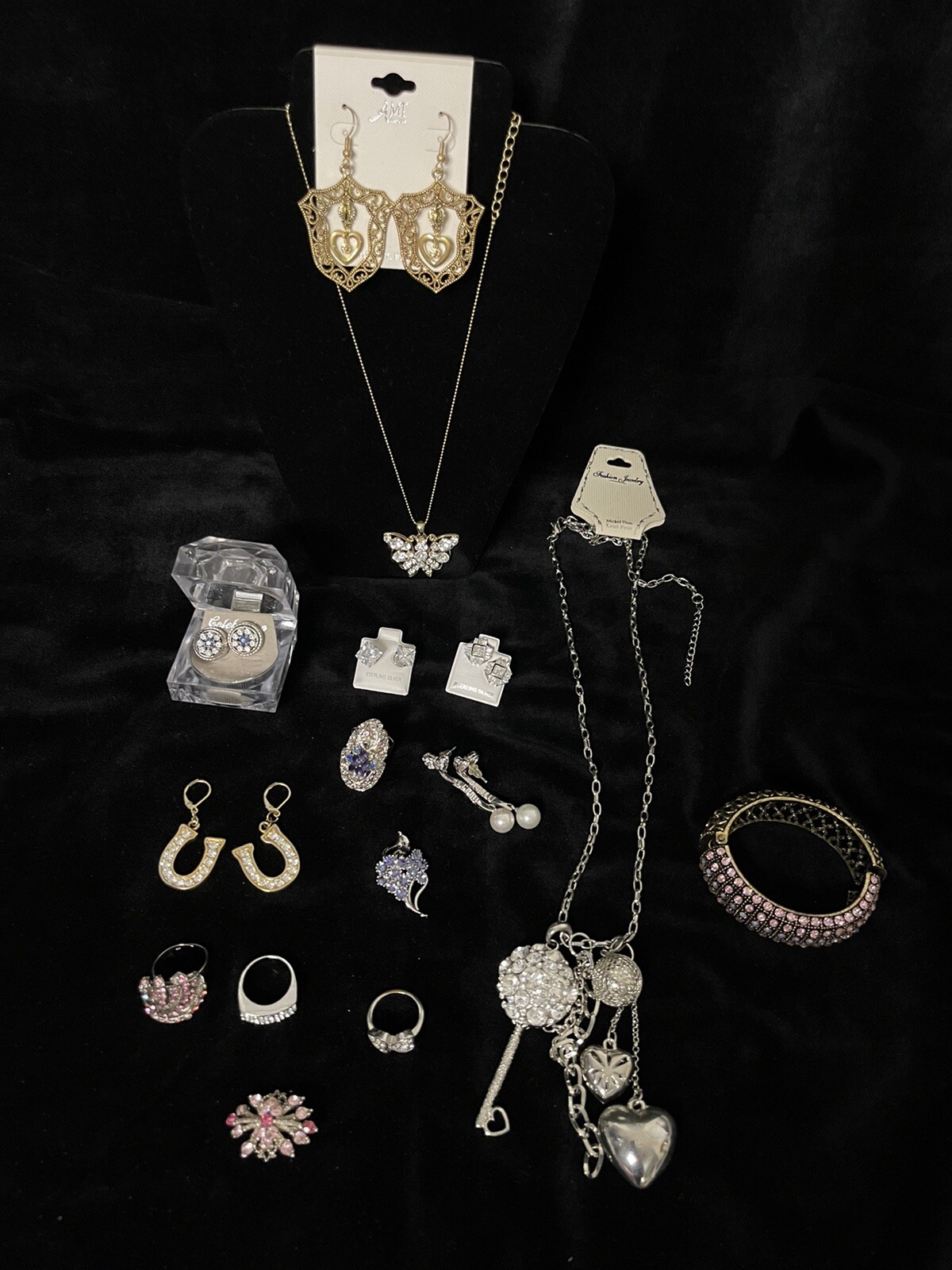 15 Piece Jewelry Lot Necklaces-Earrings-Rings-Nice Jewelry- No Junk-None Broken