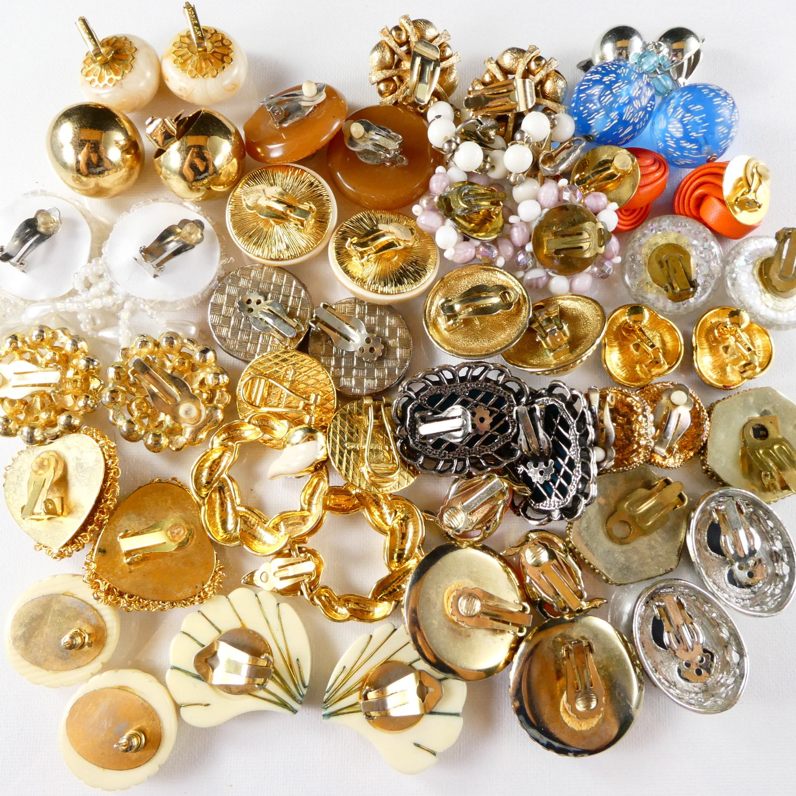 Vintage Clip On Earrings Jewelry Lot 26 Pairs Some Signed Napier Coro Carolee