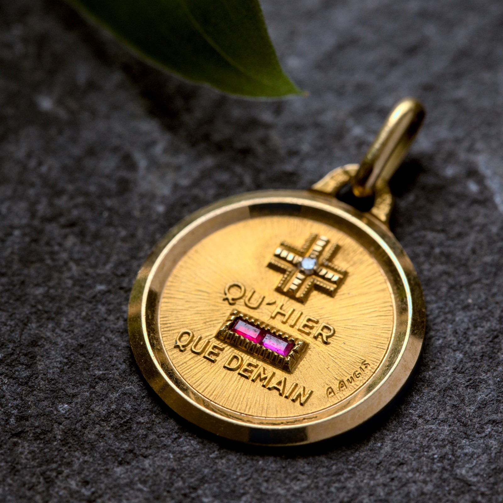 FABULOUS VINTAGE FRENCH 18K GOLD DIAMOND RUBY AUGIS AMOUR LOVE CHARM