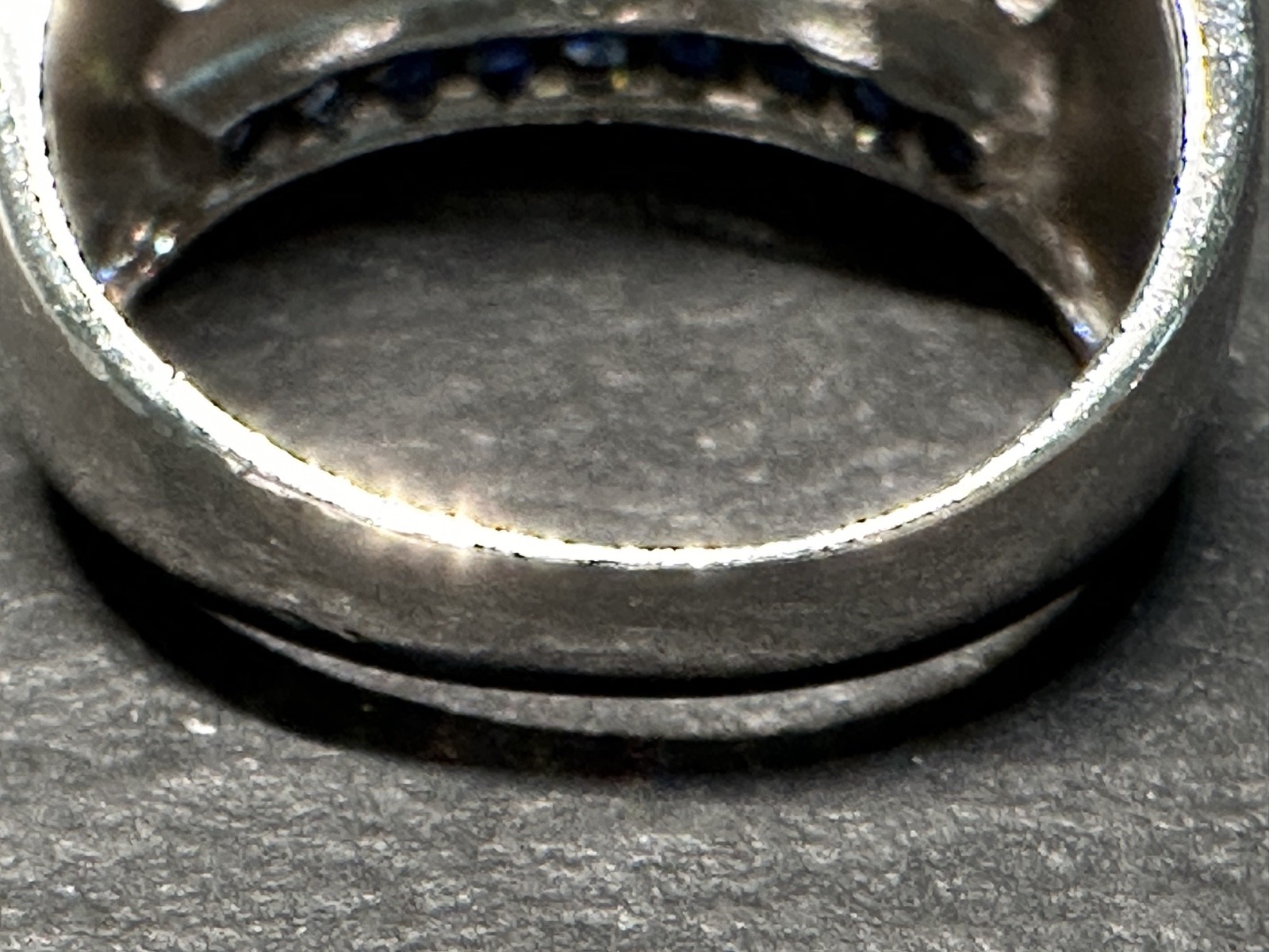 STERLING SILVER, PINK, BLUE & CLEAR BANDED ACCENTED BAND RING SIZE 7.25 H651