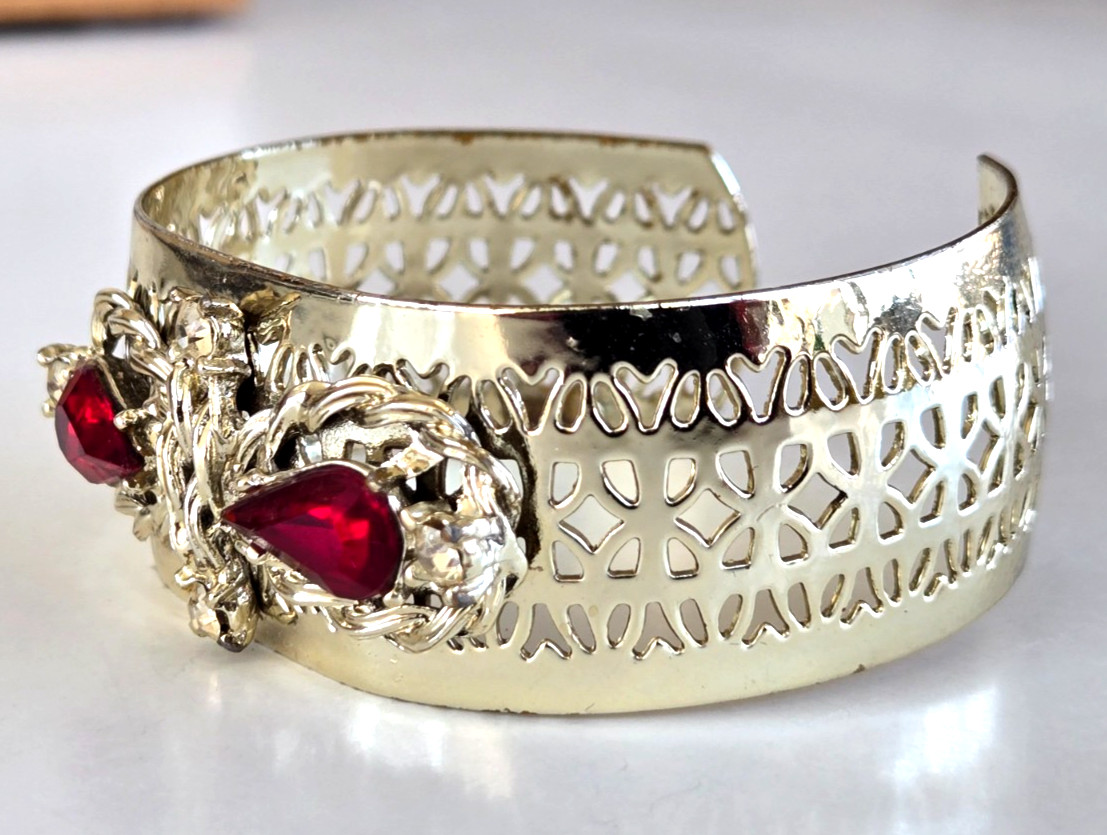 Vintage Red & Clear Rhinestone Gold Tone Lace Cuff Bracelet 6-3/8″