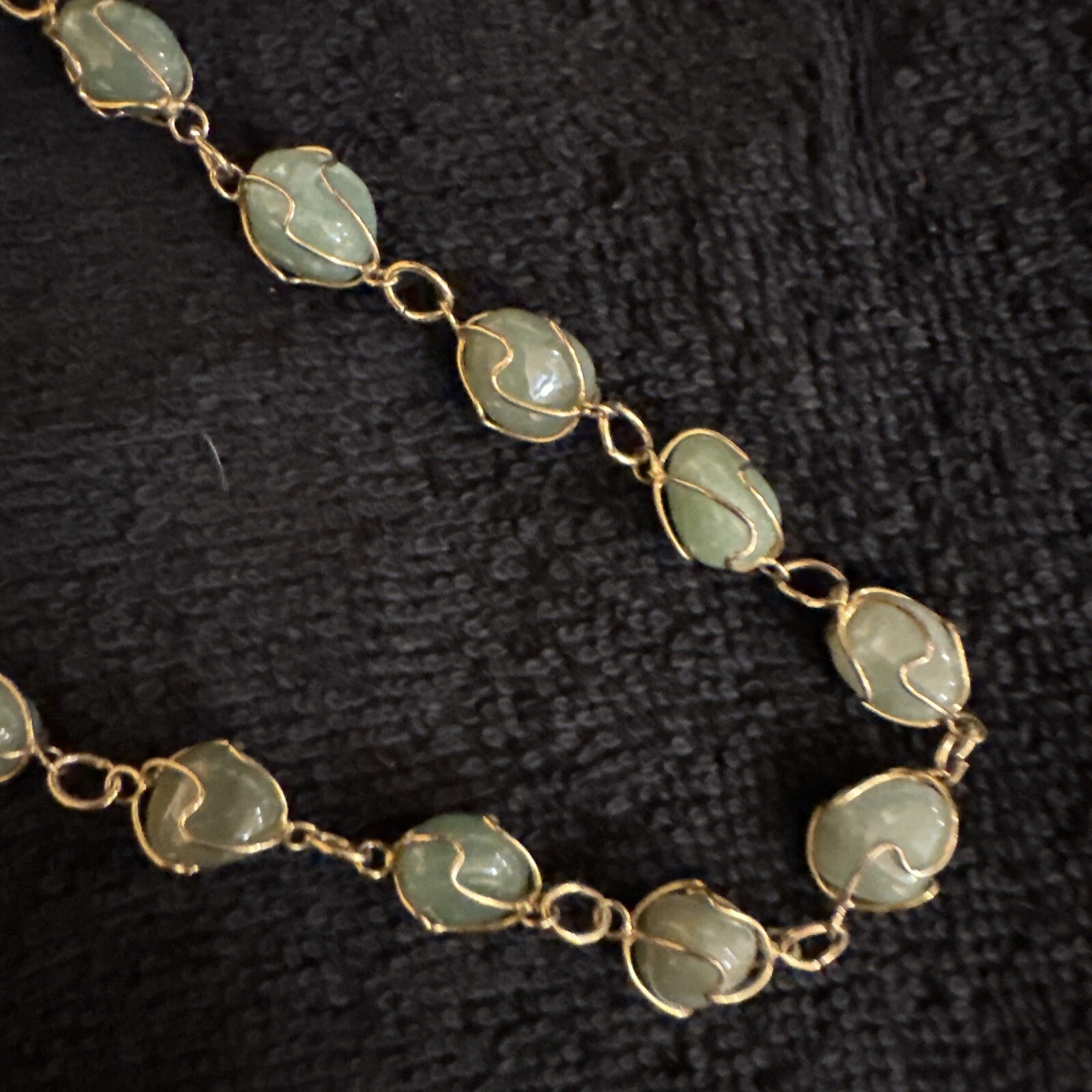 Serpentine Beads Necklace Jade Green Gold Tone Gorgeous Vintage