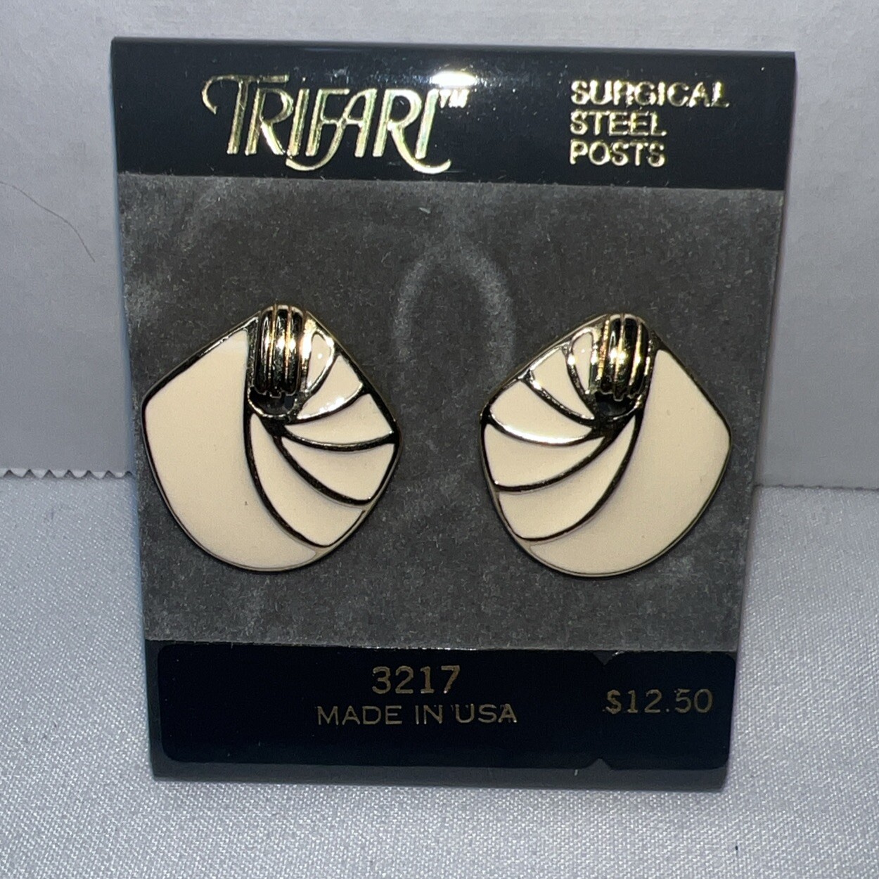 Vintage Signed Trifari Off White Enamel & Gold Tone Pierced Earrings – on card