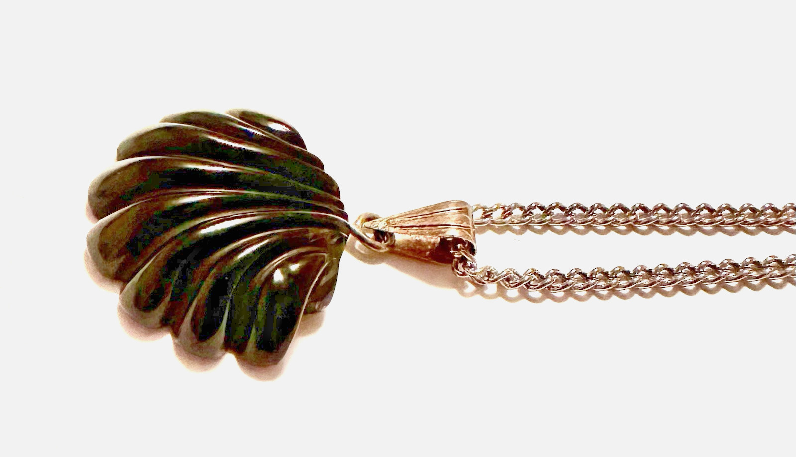 Vintage Signed Sarah Coventry Black Shell Pendant Necklace Silver Tone 18.5″
