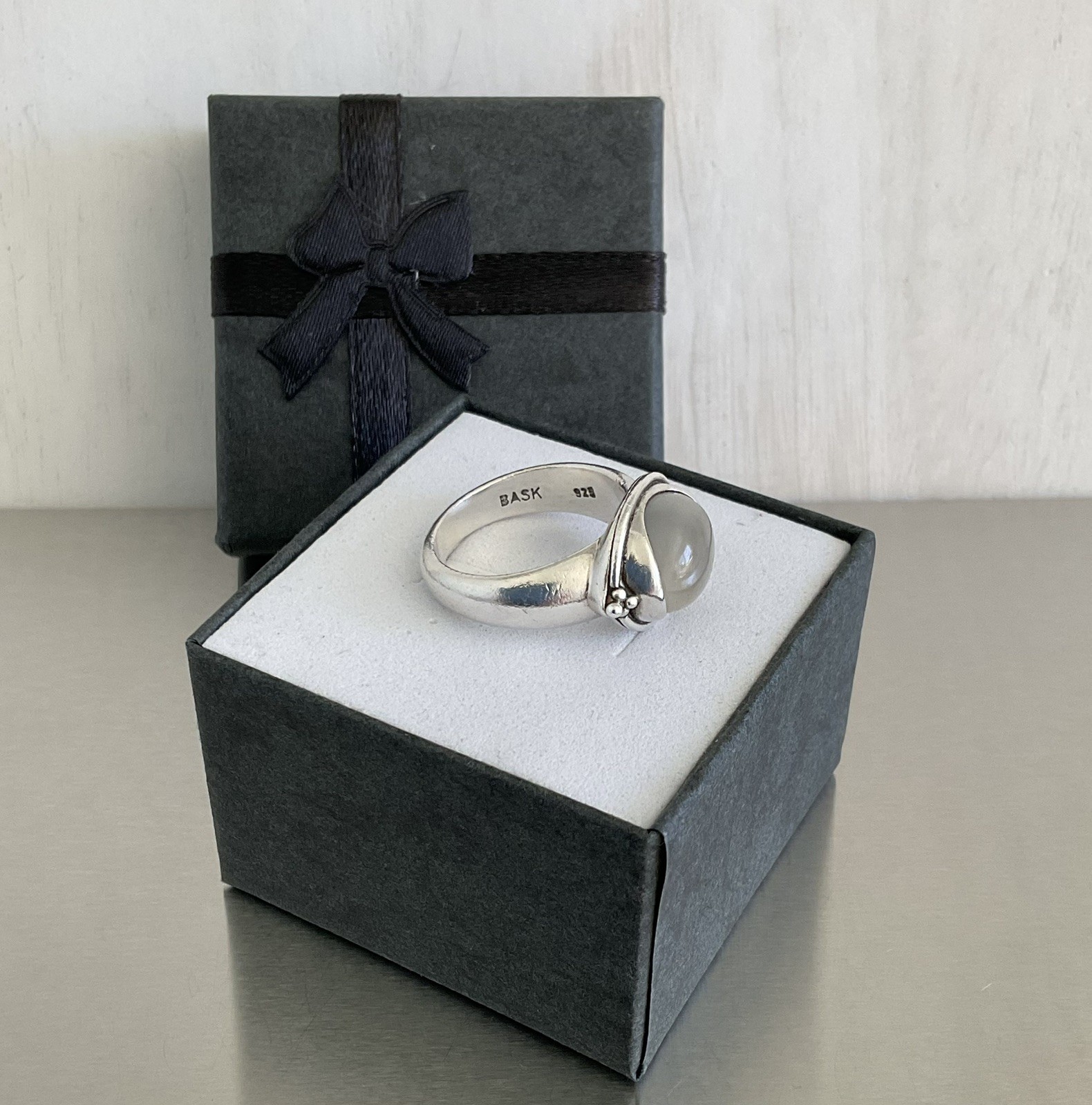 Vintage BASK Gray Moonstone Solitaire Ring Heavy 8 Grams Solid 925 Silver Size 7