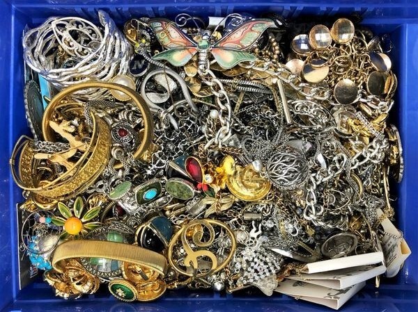 3 Pound Unsorted Huge Lot VTG Jewelry Vintage New Junk + Wear Resell Tangled In