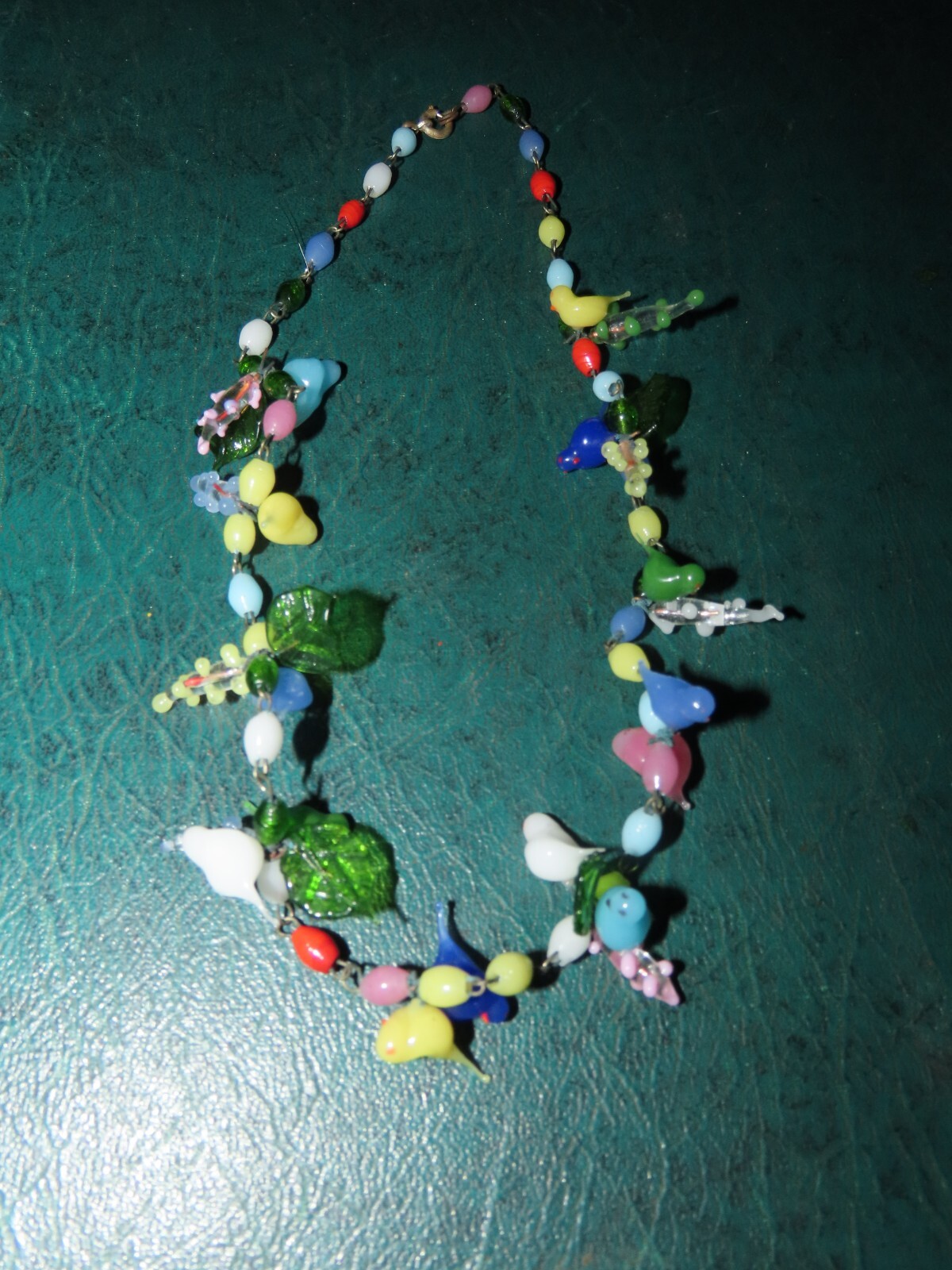 1930s SONG BIRD BEADED GLASS NECKLACE CZECHOSLOVAKIA 17″