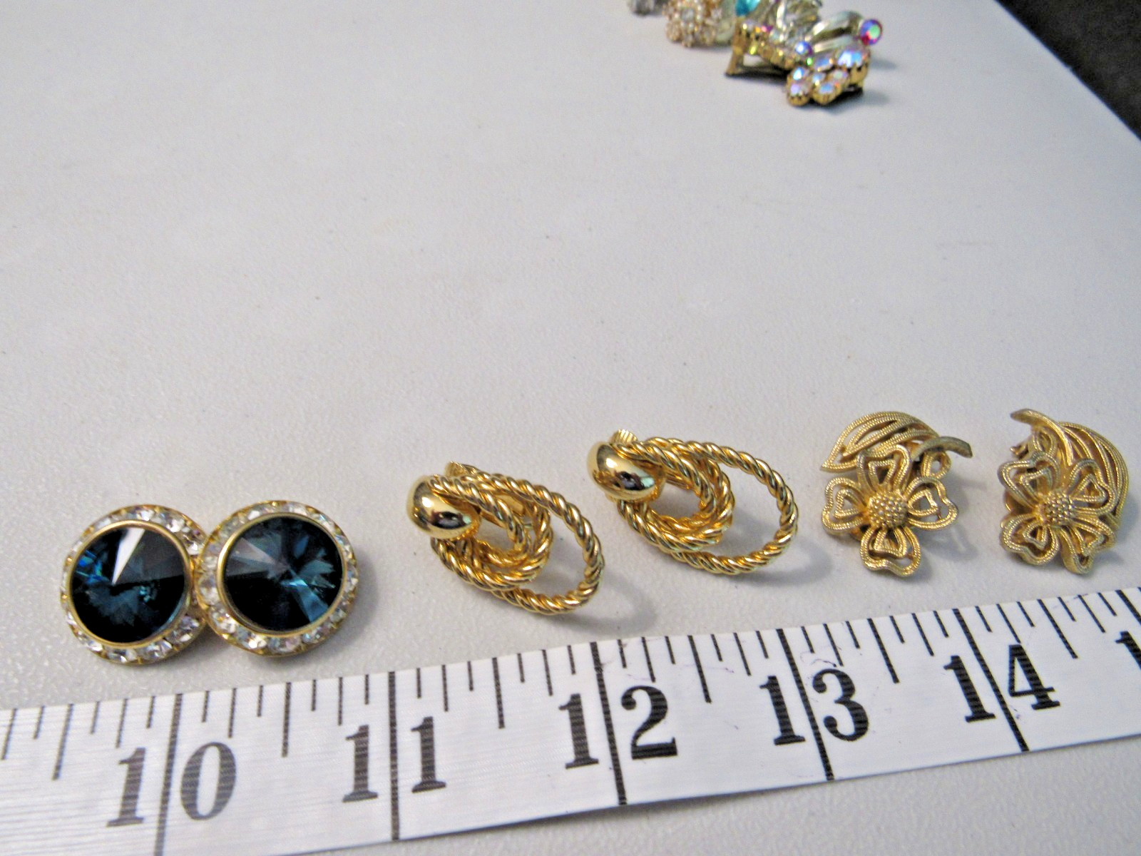 LOT OF 33 VINTAGE EARRINGS CLIP SCREWBACK ENAMEL RHINESTONE EISENBERG SARAH COV