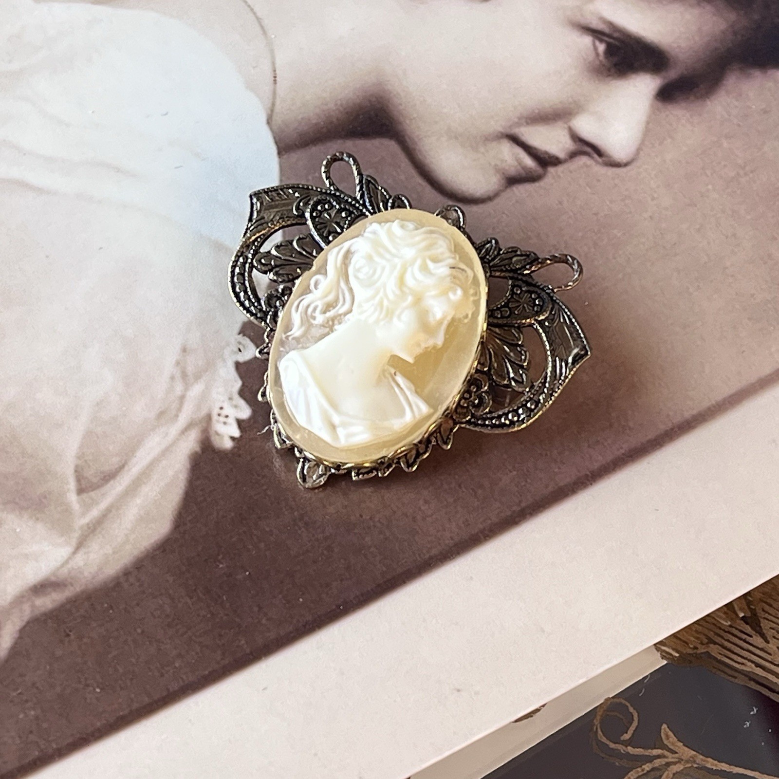 Vintage 1.5” Molded Cameo Brooch – Reproduction – Victorian Style – Y2K Era