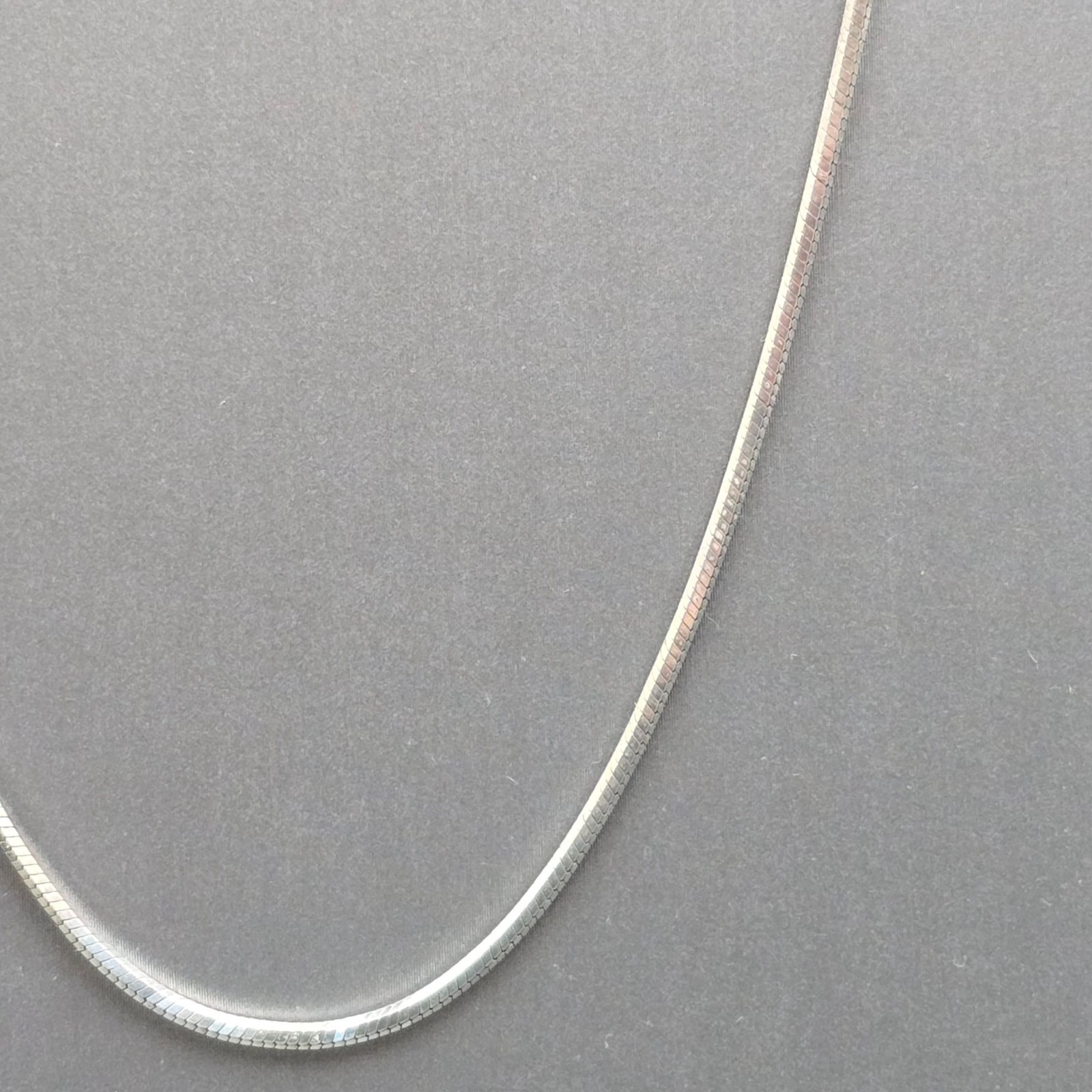 Vintage Sterling Silver Snake Chain Necklace 17″ 925 Italy AGI Minimalist Design