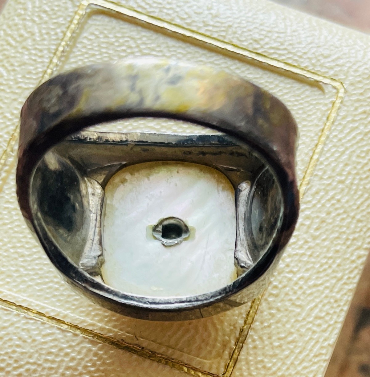 925 Sterling Silver US Navy appears Mother Of Pearl Ring Sz 9 probably from WWII