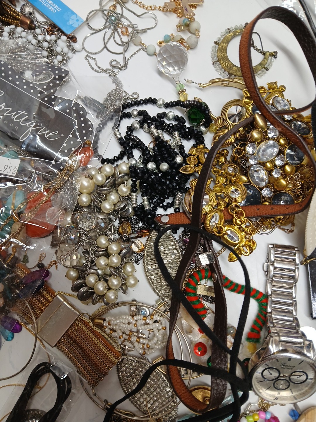 Huge lot Of Jewelry Watches Pearls & More Some new And Used unsearched 4.6lbs