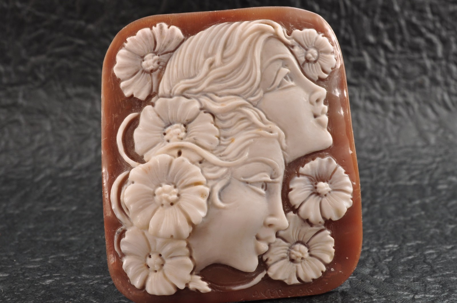 Vintage oval square shell cameo “Girls in Profile” (83.0ct) sign by artist box.