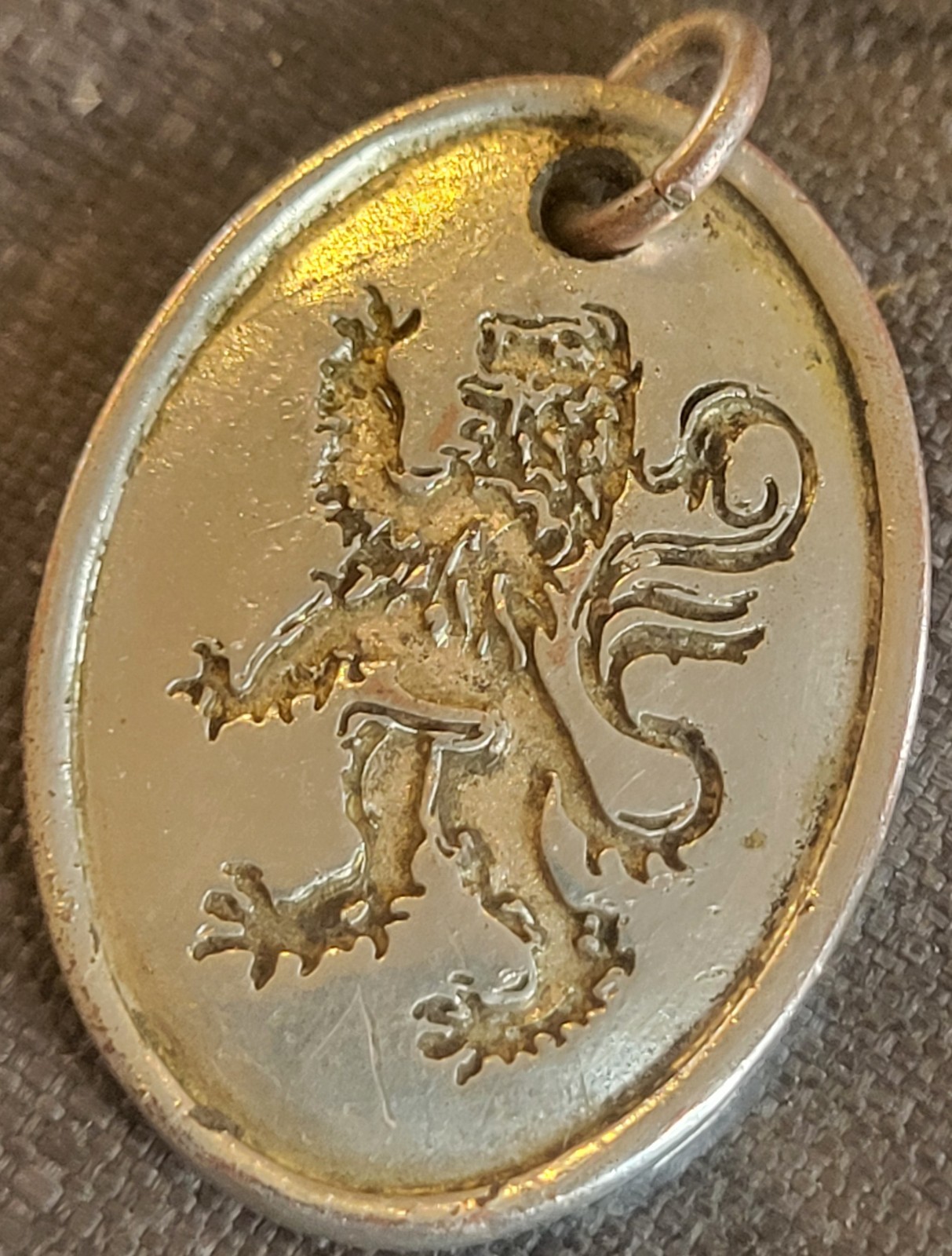 Silver Oval Lion Rampant Engraved Charm Pendant for Unisex Adults