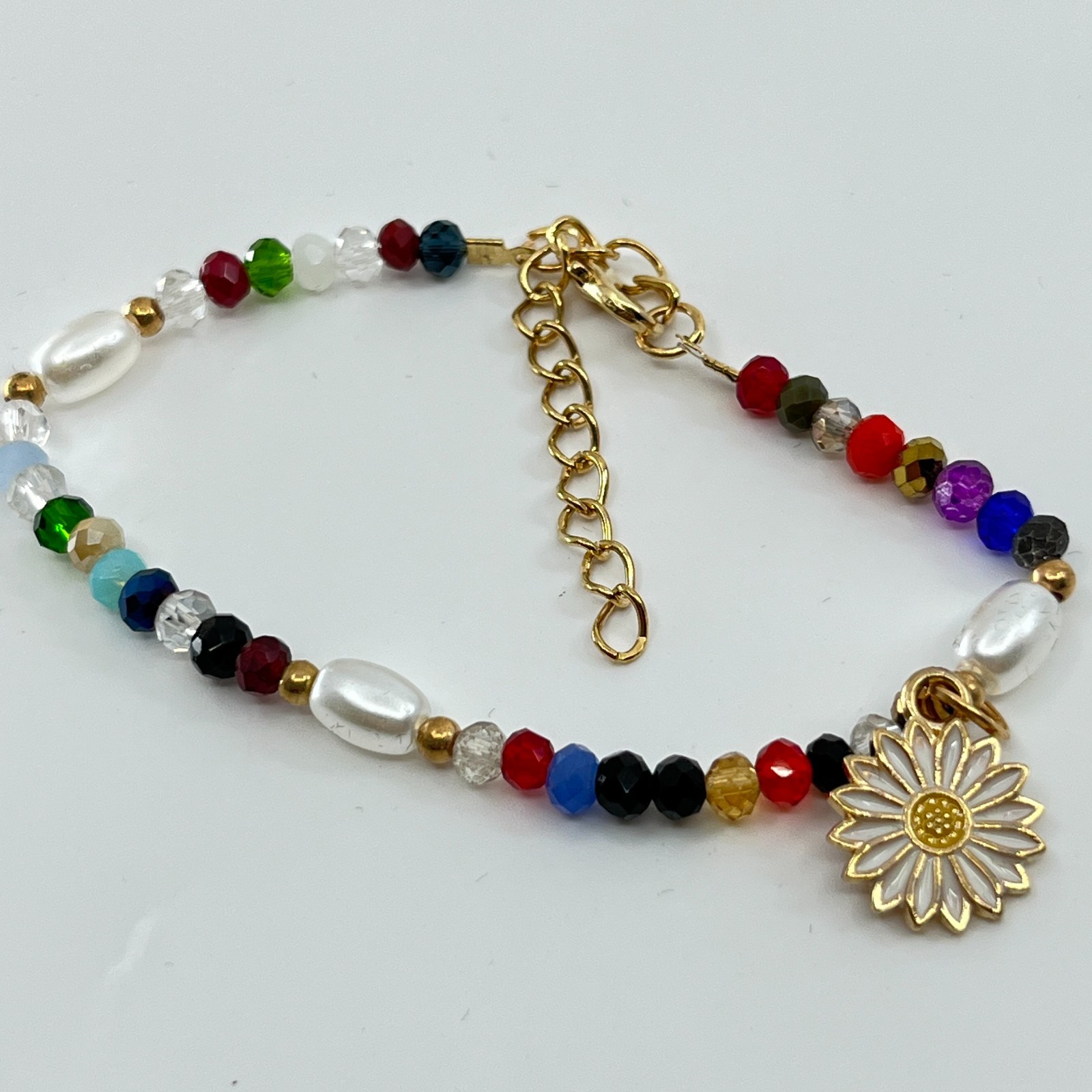 Vintage Retro Multi-Color Glass Bead Bracelet Gold Daisy Charm Pearl Accents