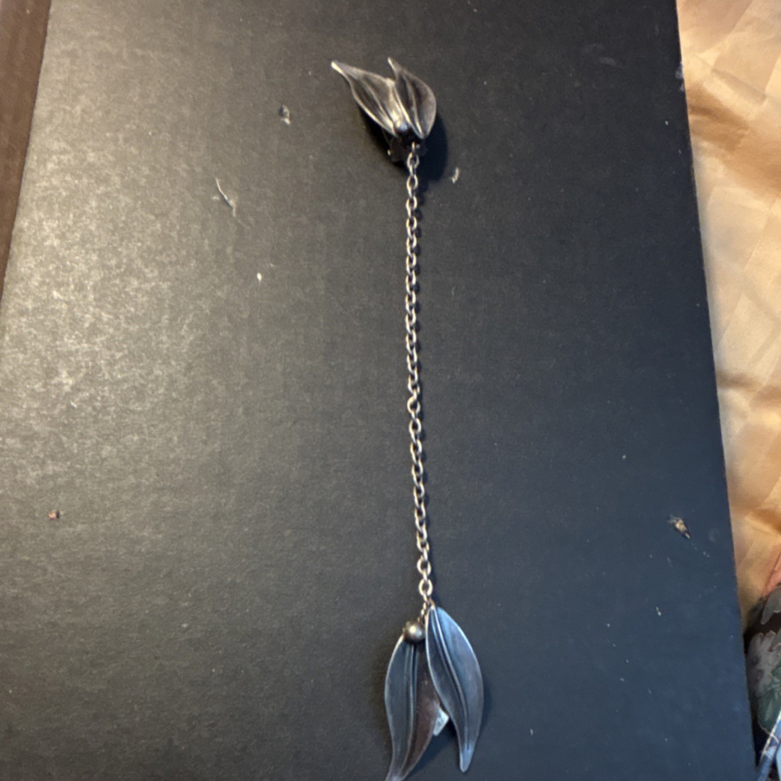 Silver Tone Leaf Dress Clip Pair Set w/ Chain, Metal, No Stone, Women