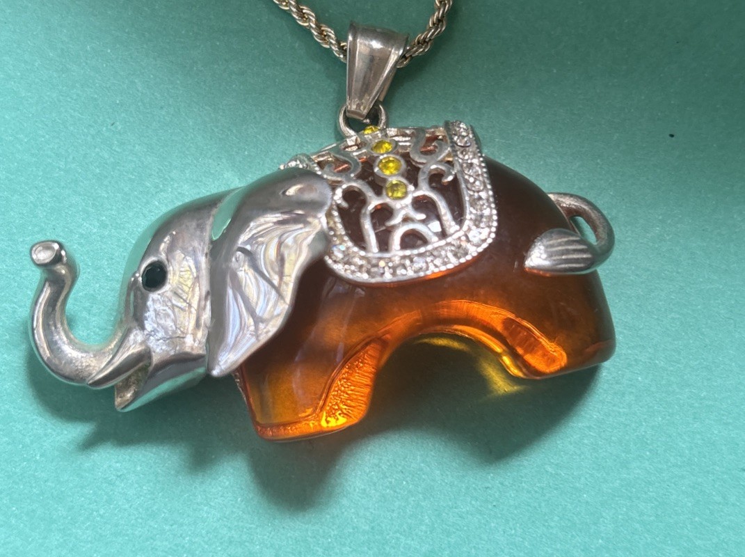 Amber Colored Silver Lucky Elephant W/ Rhinestones ,Chain 925 8 Grams Super Cute