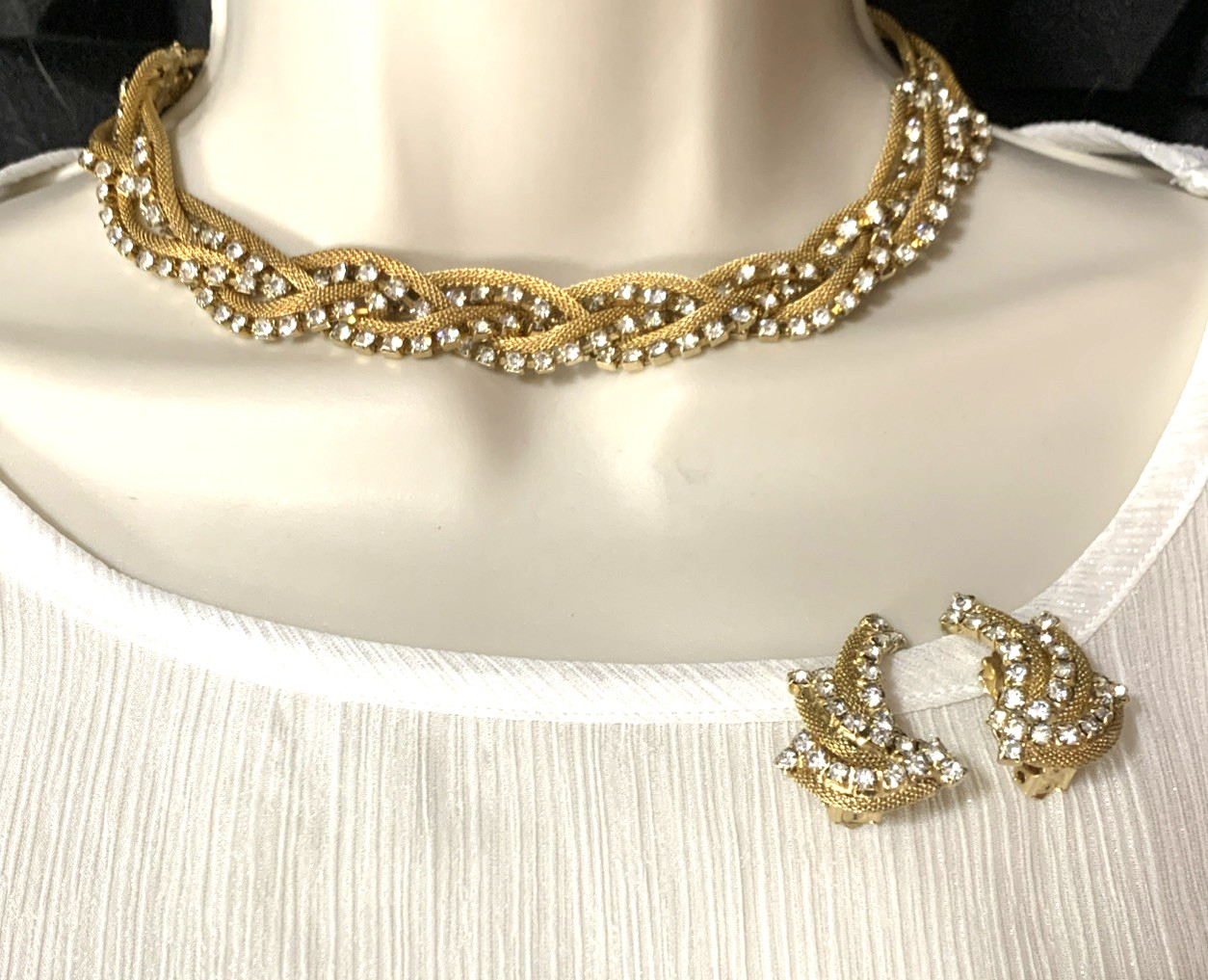 BRAIDED Goldtone Mesh & Clear Rhinestone 15″ Necklace & 1-1/4 x 1″ Clip Earrings