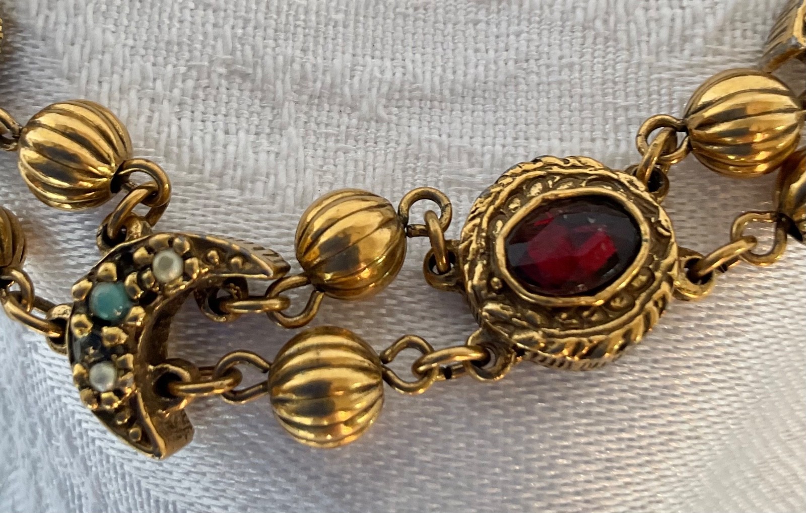 Lot of 6 vintage costume jewelry pieces in red/gold tone shades