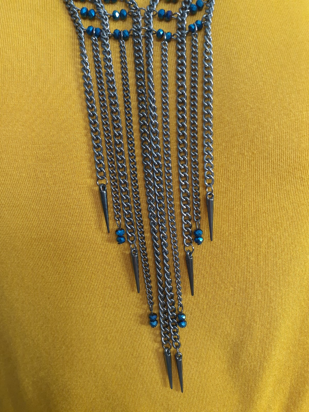 Beautiful women fashion necklace black metal chains and blue crystals NWOT.