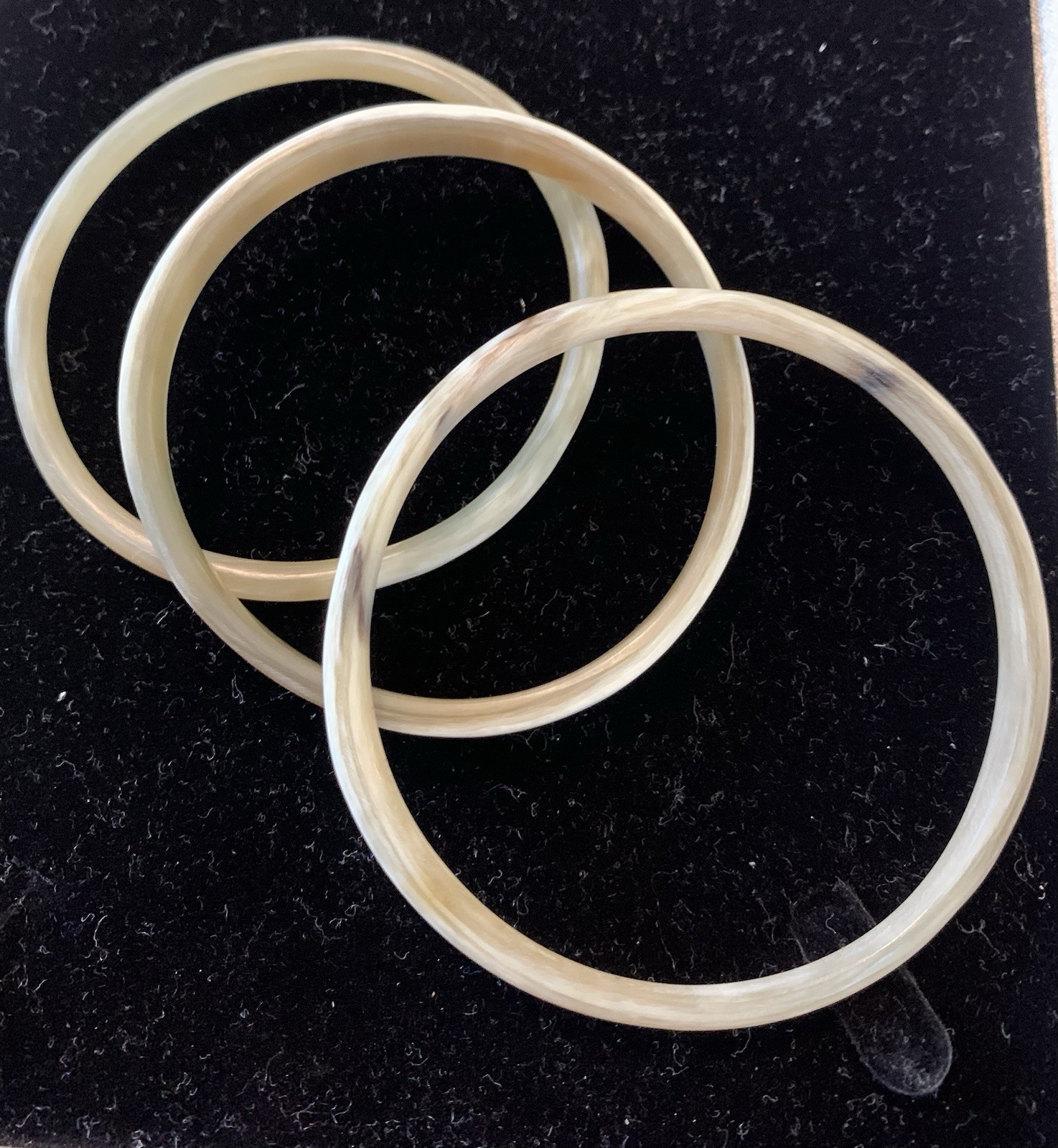 Vintage Boho Bangle Bracelets In White, Cream Colors Bovine Bone Set Of 3