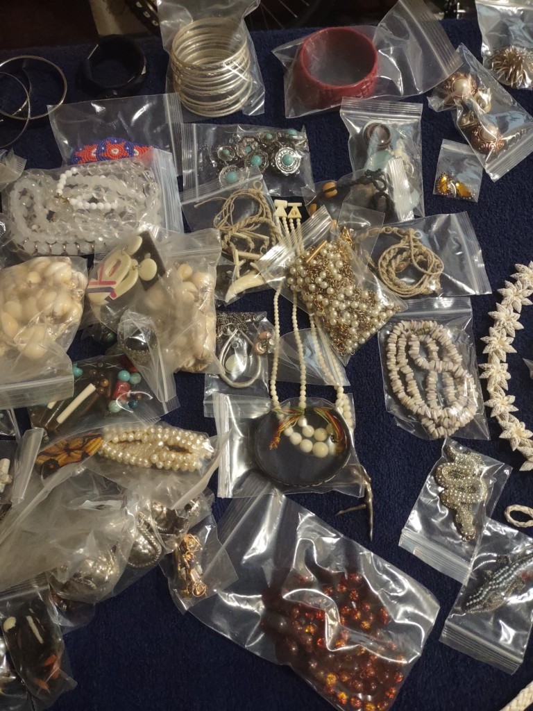 ~ Huge Vintage to Modern Costume Jewelry Lot – 100’s of Pieces! ~