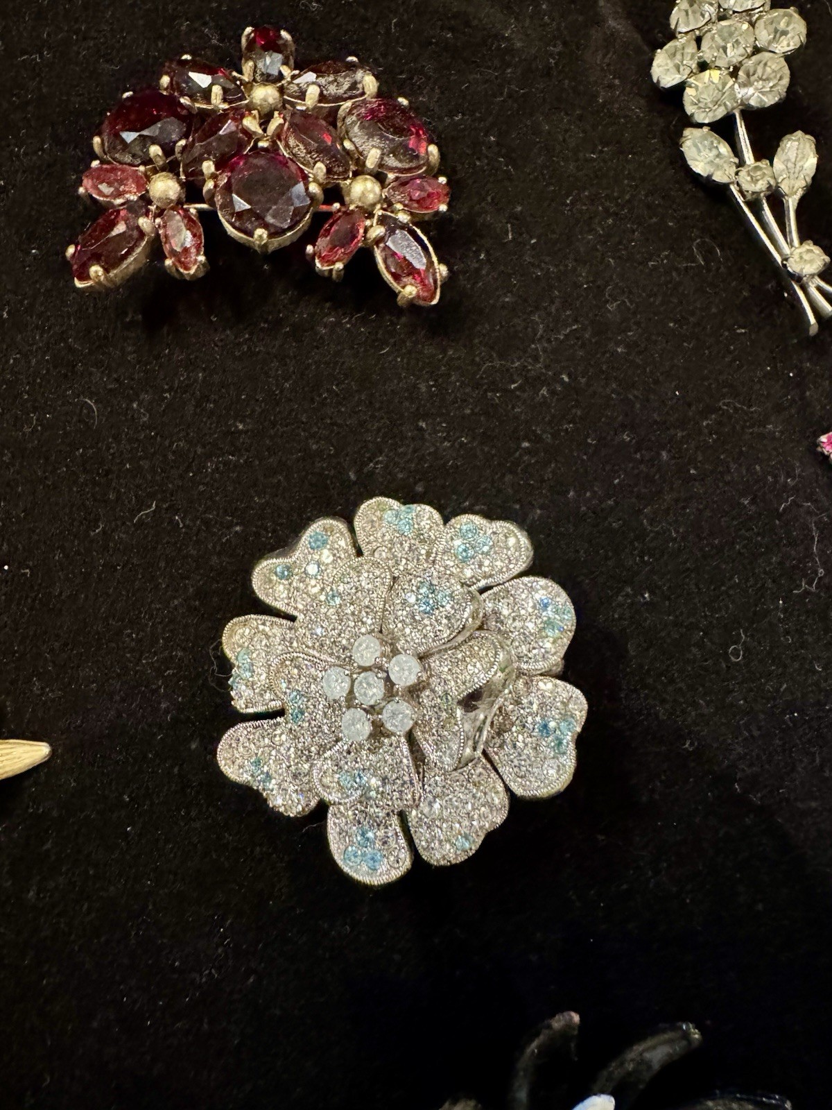 175 Pieces Estate Collection Vintage Brooches Coro, Kramer, Gerry’s, Ora Lisner