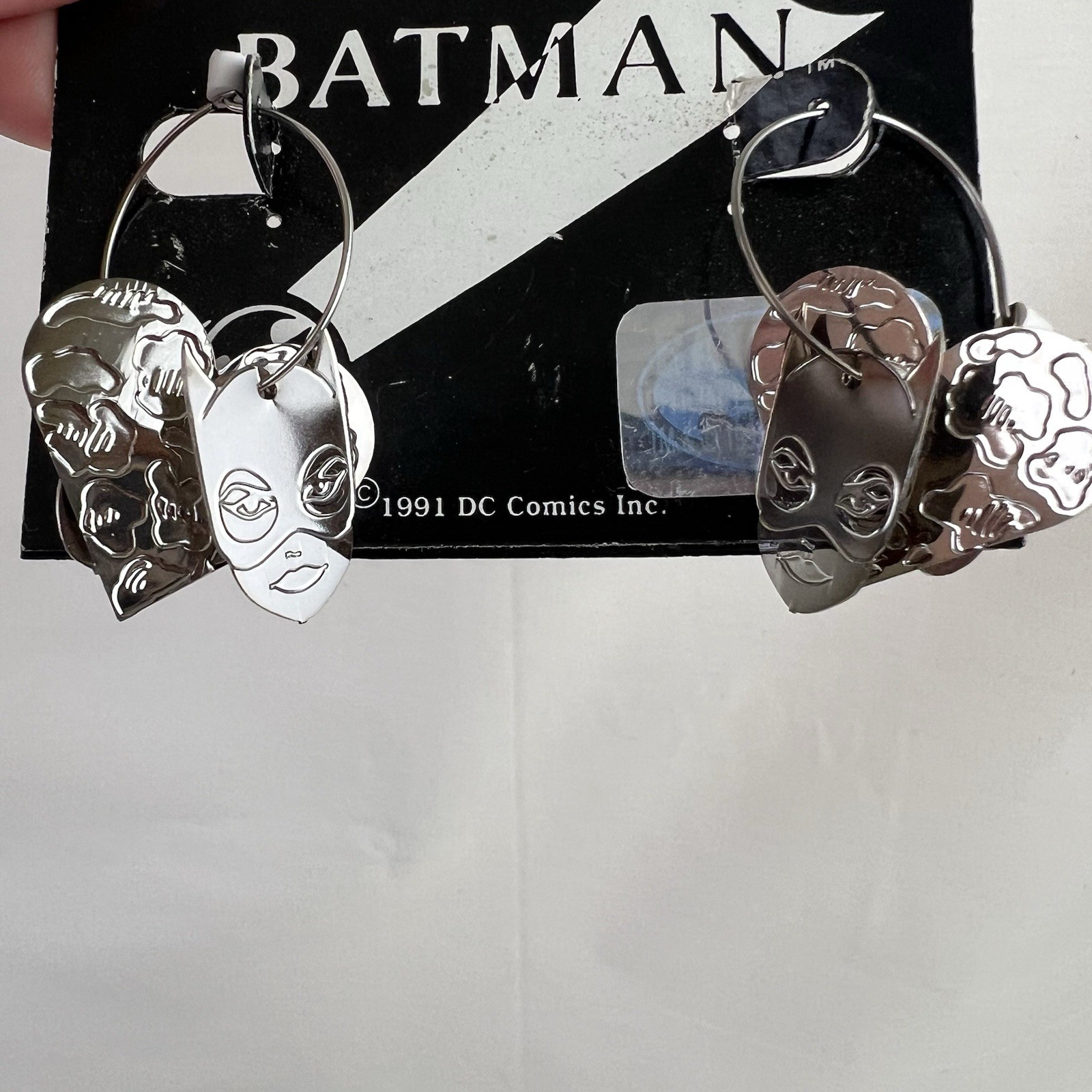 Vtg 1991 Batman Returns 2 Pin & 2 Earrings Cat women retro 90s Y2K DC Comics