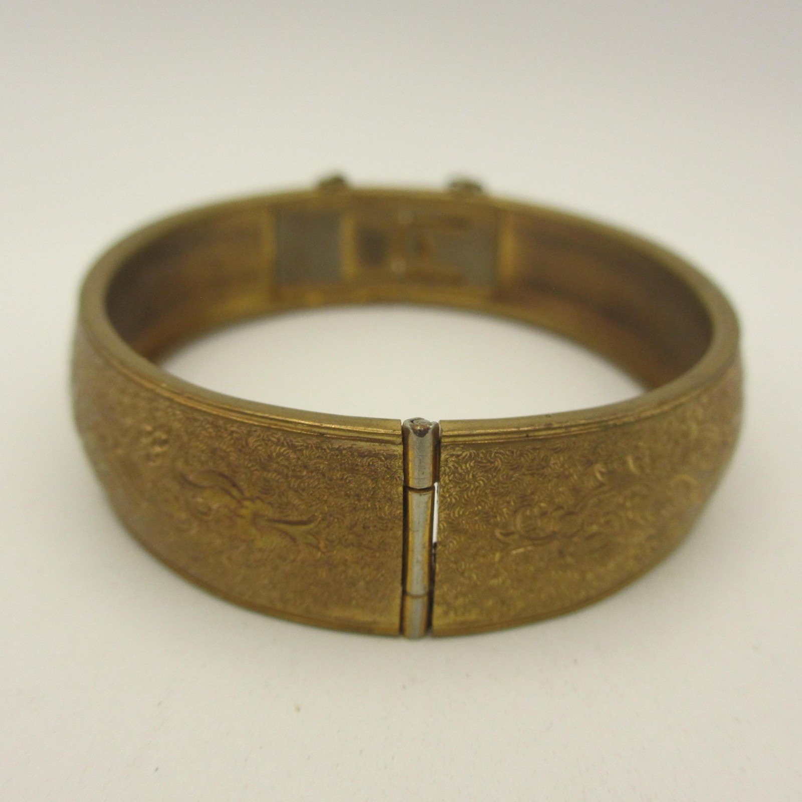 Vintage Etched Floral Bracelet Safety Chain Gold Tone