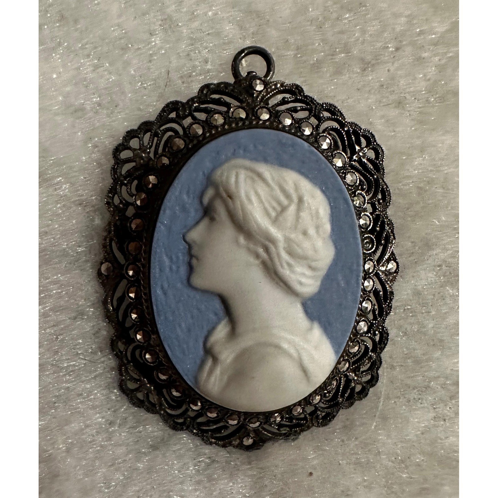 Vintage Blue & White Jasperware Cameo Brooch/Pendant signed EN. JAY