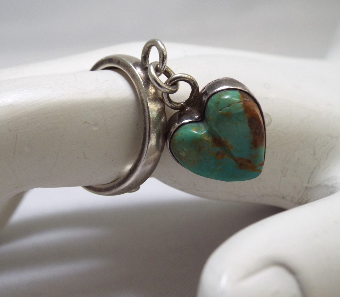 Joan Slifka Designs STERLING SILVER Turquoise Dangle Heart Ring Size 5.5 6g