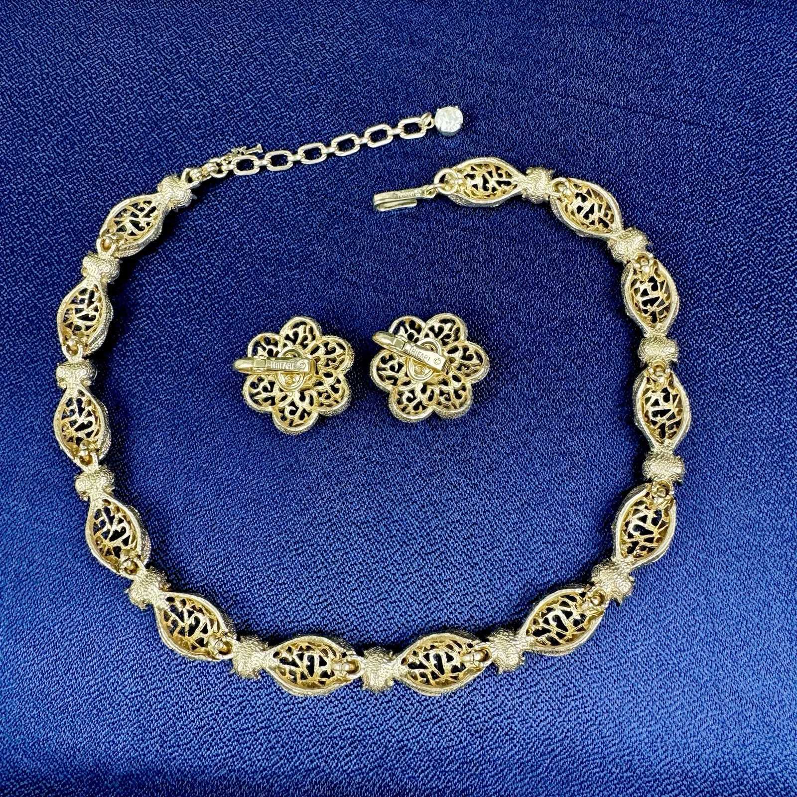 Vintage Crown TRIFARI Gold Tone Necklace & Clip-On Earrings Set ~ Excellent!
