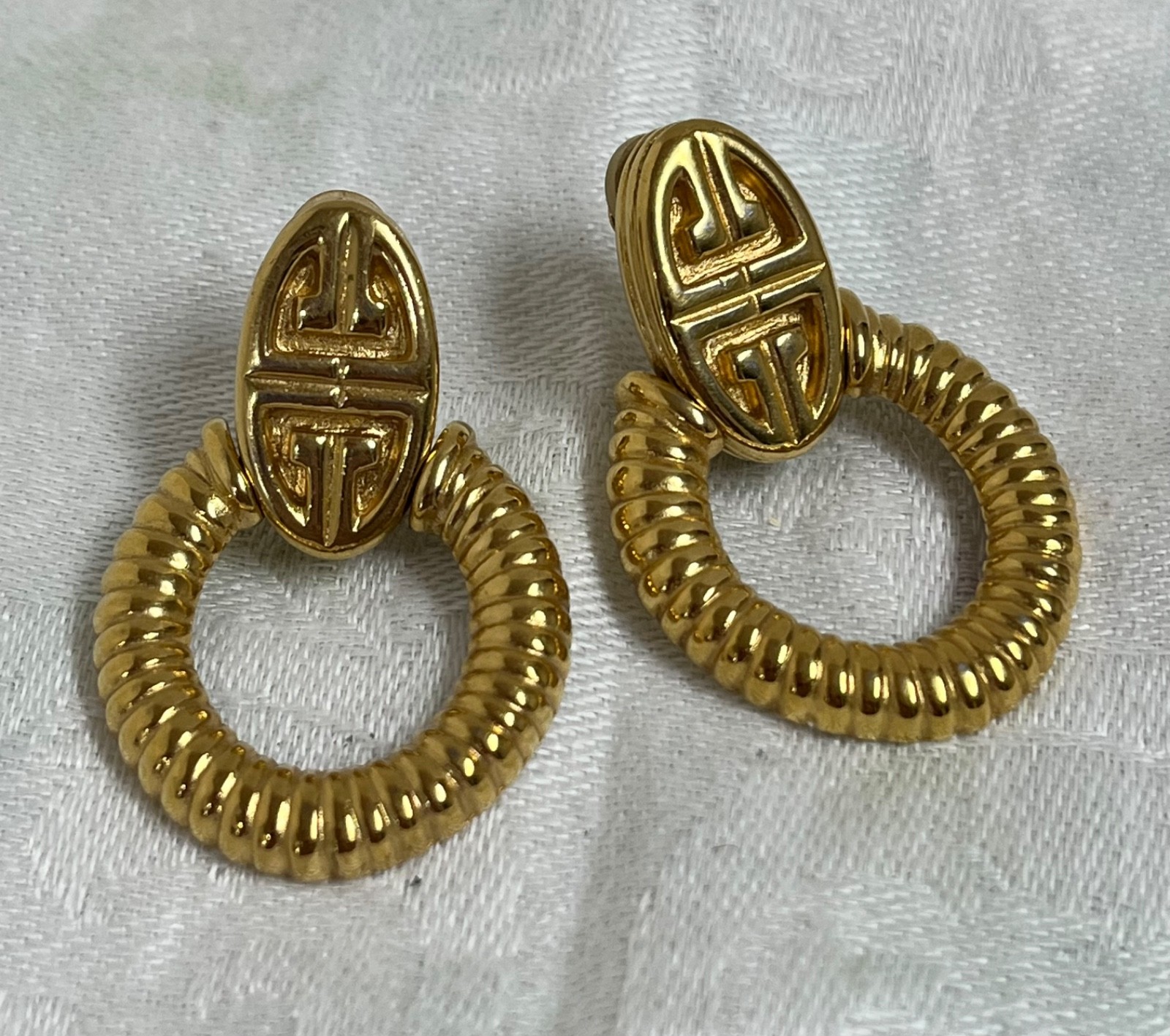 Vintage Givenchy LOGO Door Knocker Earrings Gold Plated Ribbed Clip 80s