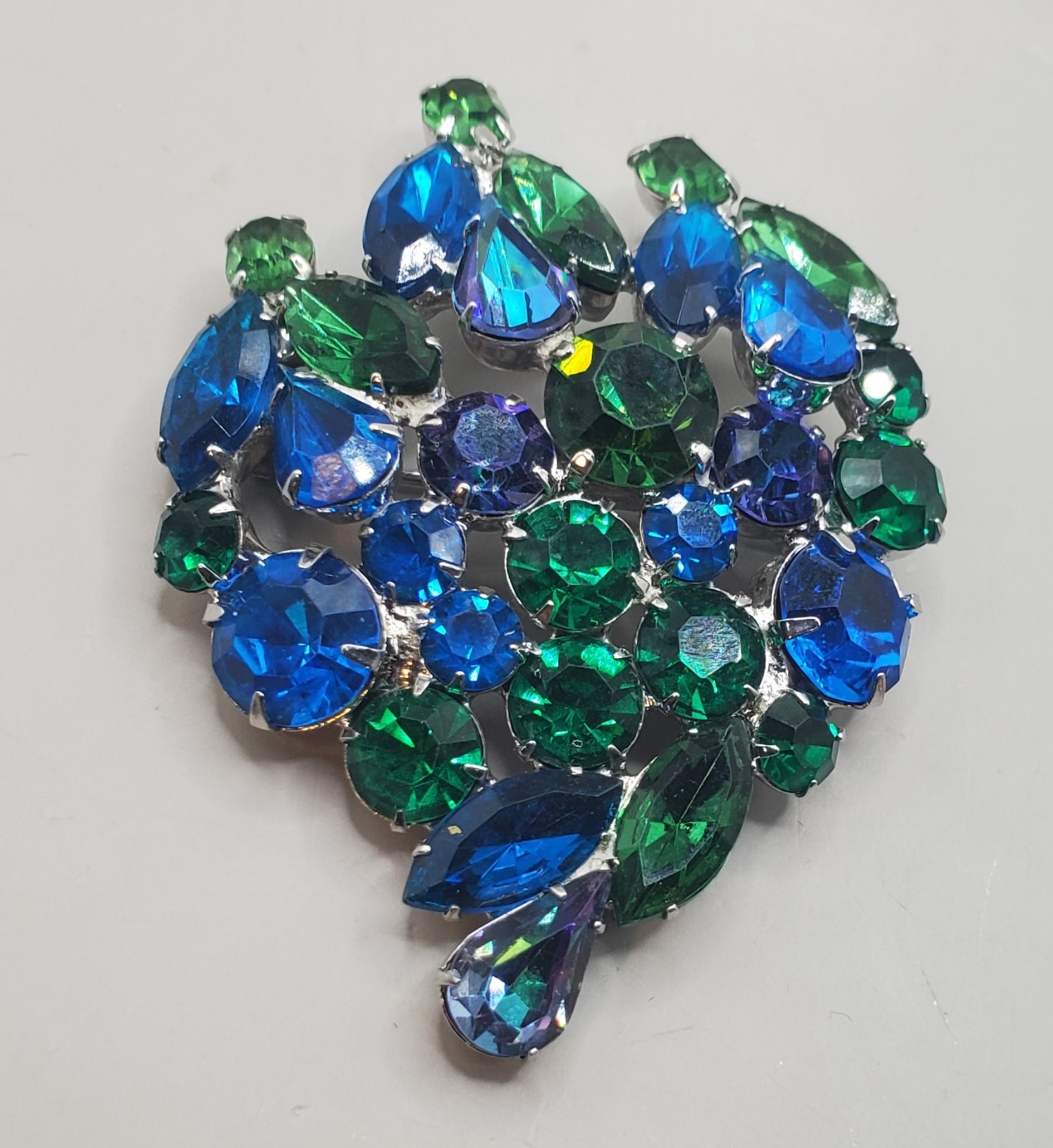 Vintage Blue Green Purple Glass Brooch 2 5/8″ Excellent Condition