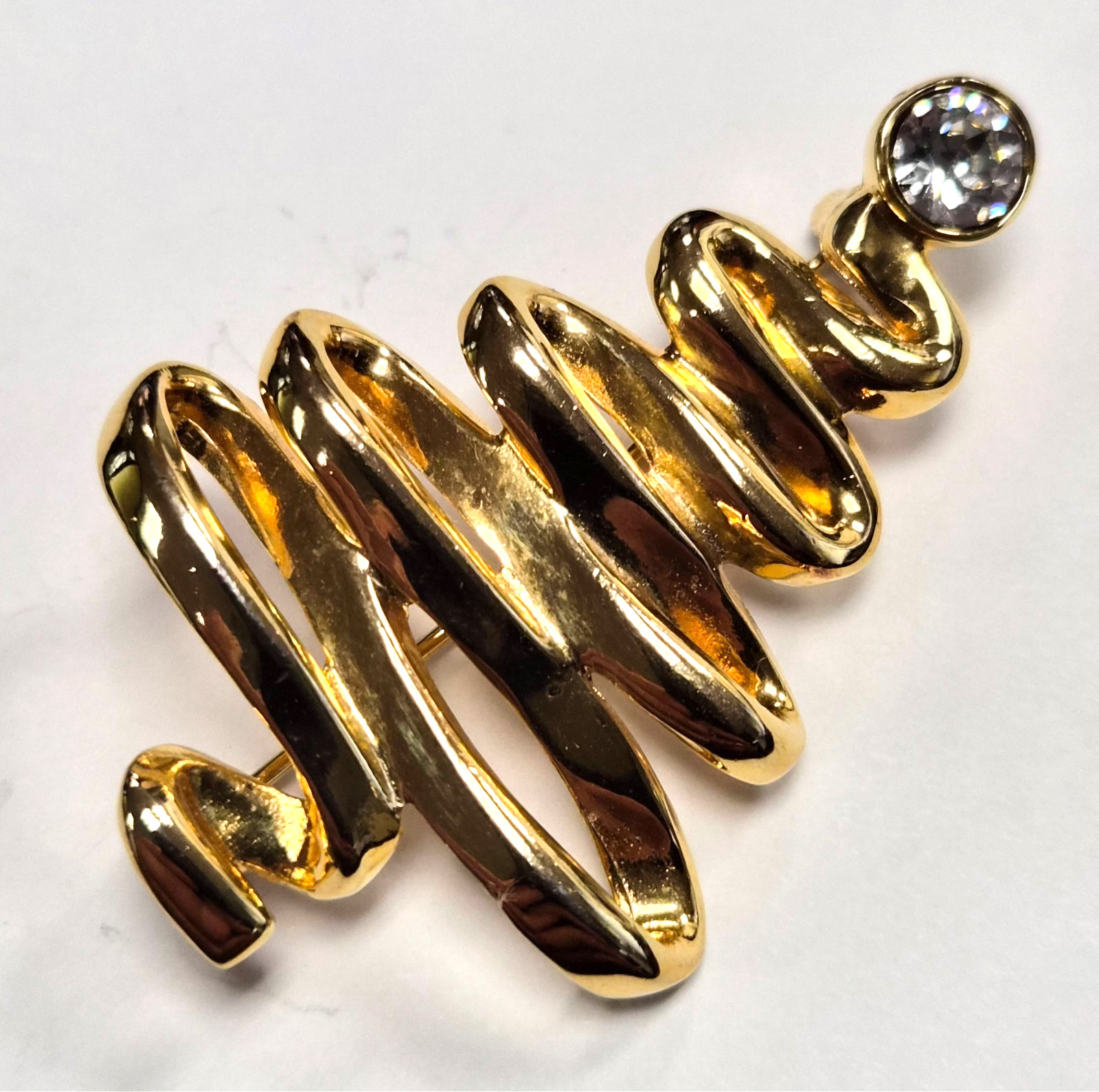 Vintage 90’s Signed ANNE KLEIN Gold Tone Ribbon Christmas Tree Pin / Brooch