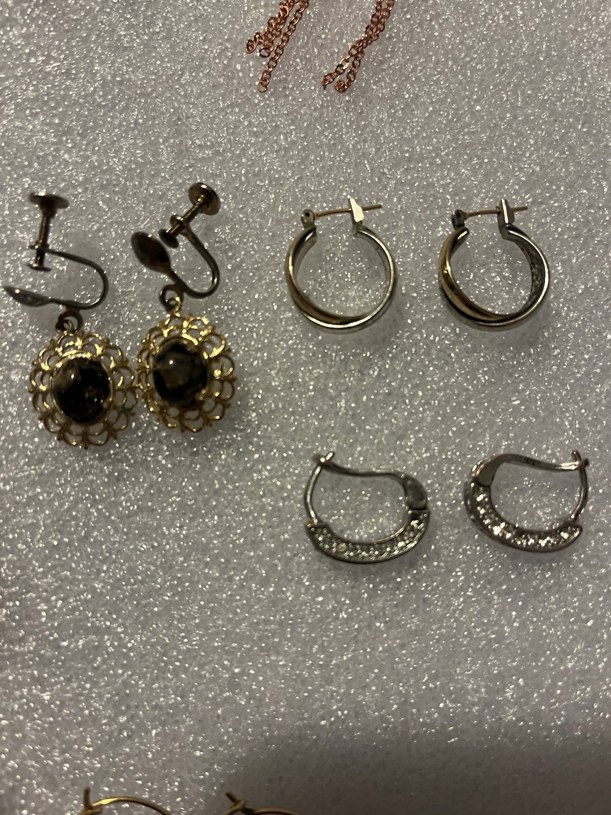 LOT OF 20 EARRINGS ~ASSORTED DANGLING , CLIP ONS, & PIERCED-VINTAGE TO NOW 🔥