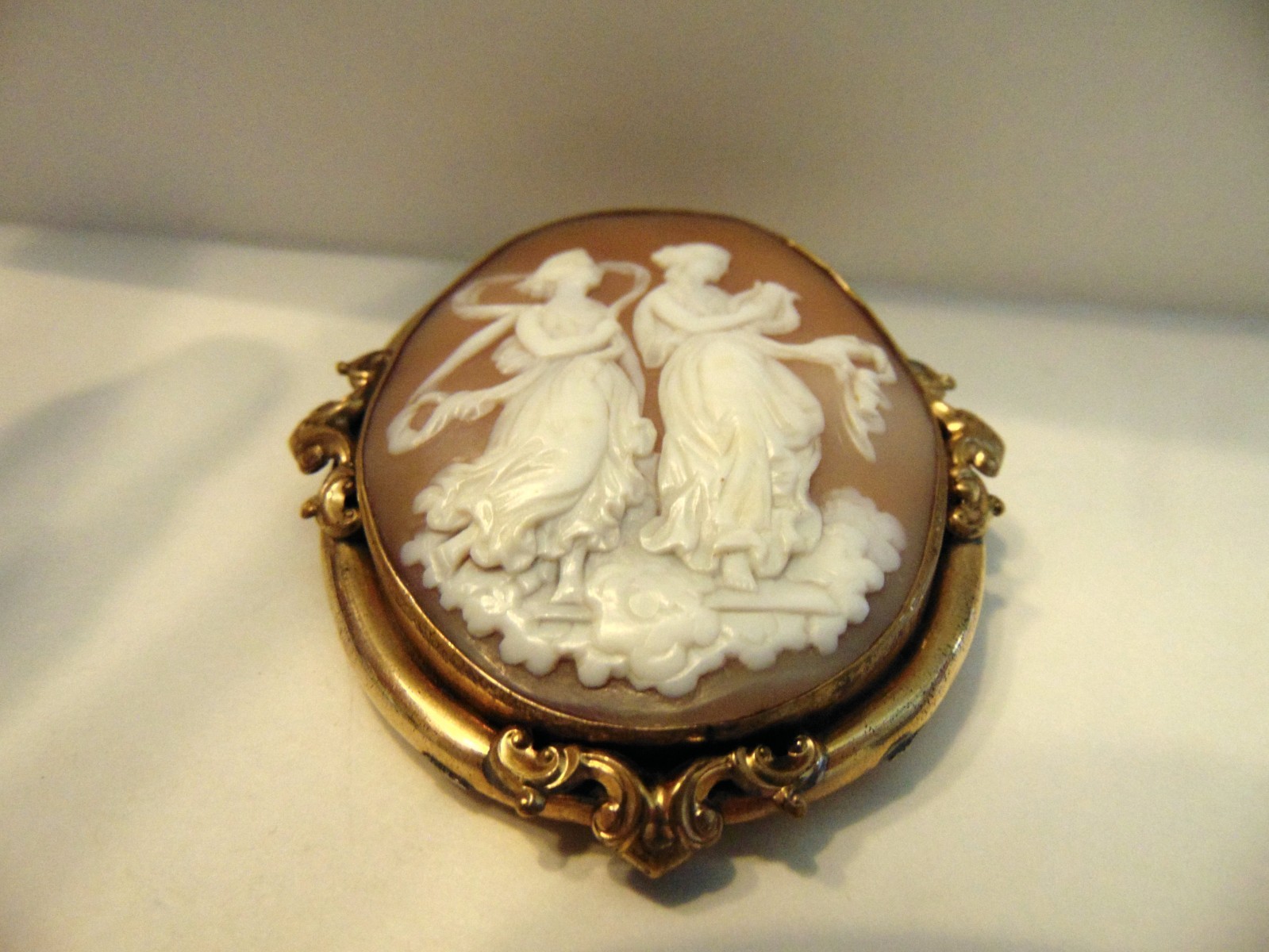 antique shell cameo brouch-2 Women standing. 2-1/2″ by 2-3/4′