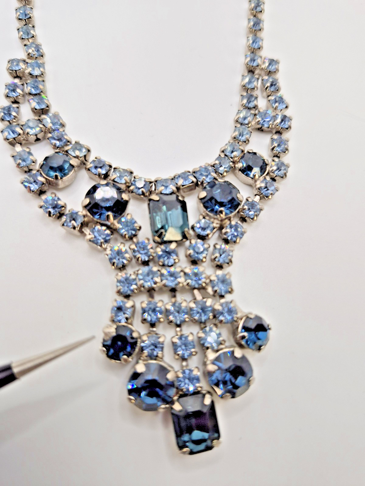 Vintage 1950s Necklace Choker Dark and Light Blue Rhinestones Prong Set 15″