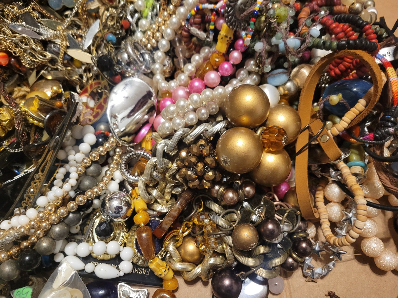 vintage-to Now-BROKEN -REAL JUNK-ALL NOT WEARABLE-GOLD TONE-jewelry Lot- 14 Lb