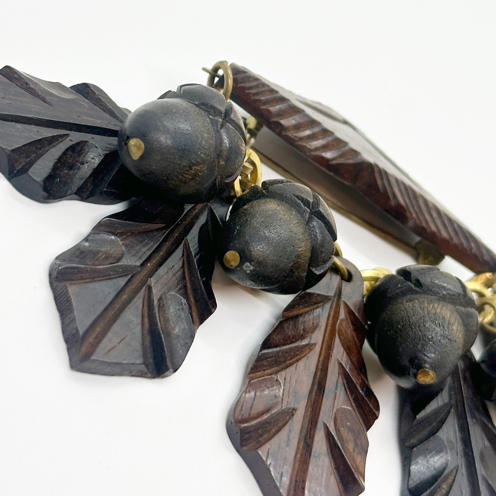 Vintage Hand Carved Wood Oak Leaf Acorn Dangle Brooch Nature Woodland WWII Era