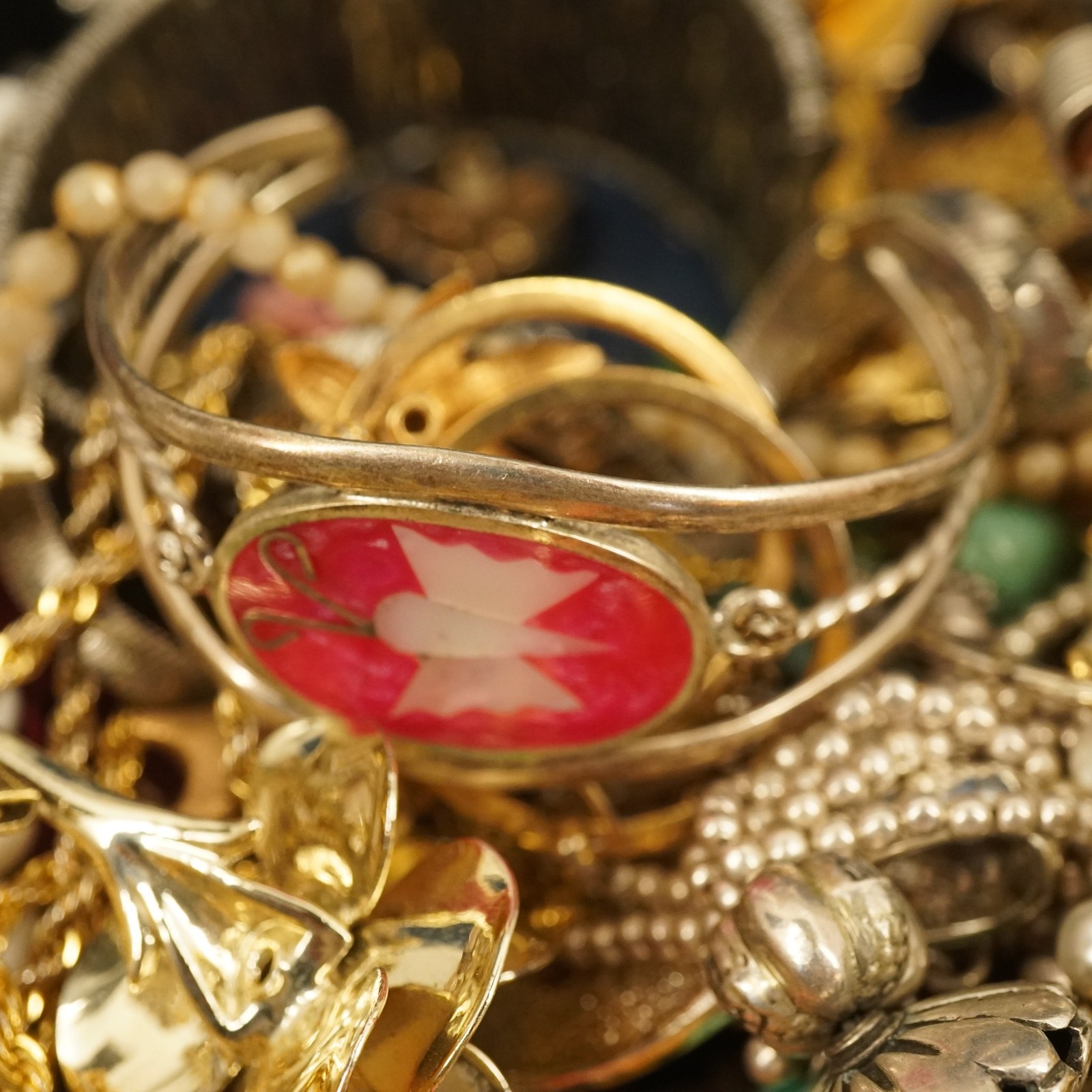 10lb Lot of Assorted Costume Jewelry, Modern & Vintage Much Wearable