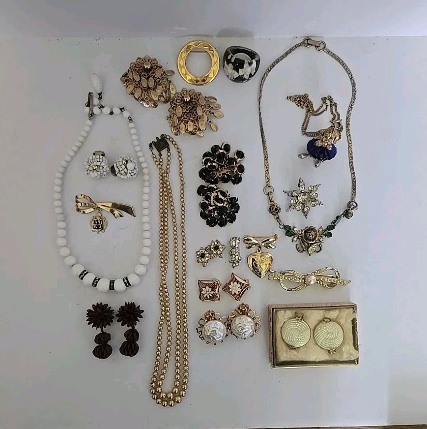 Vtg & Modern & Other Jewelry Lot Earrings Necklaces