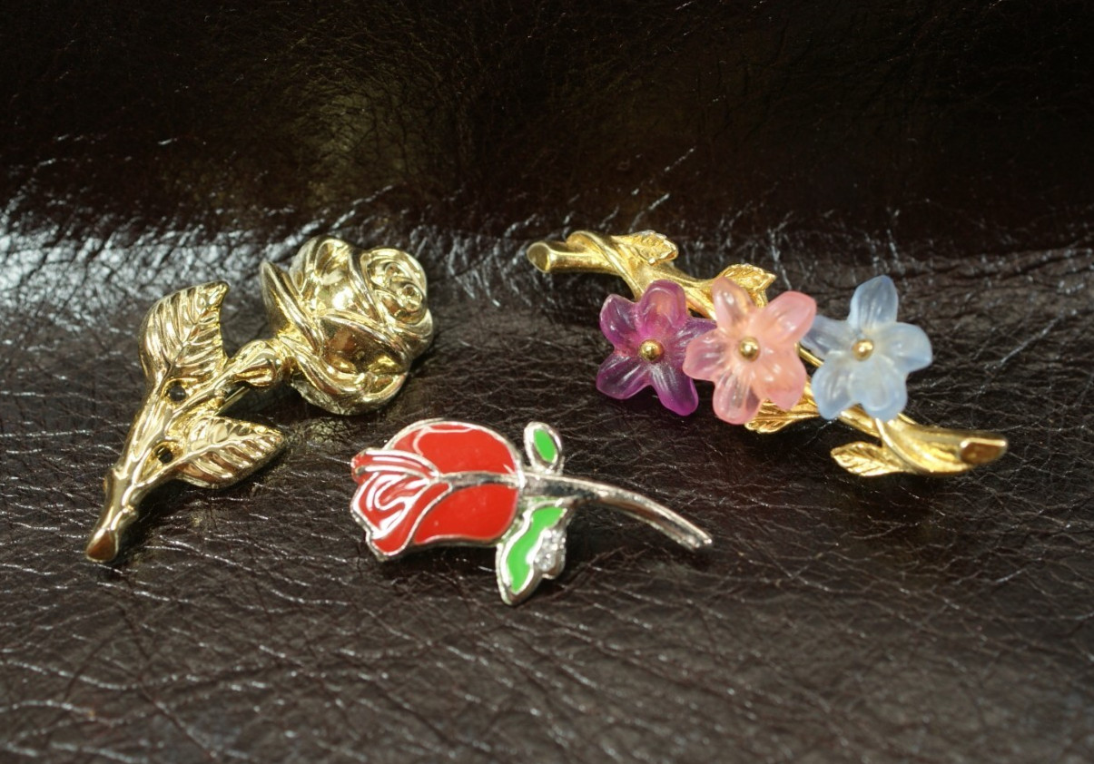 BR67 Vintage Brooch, Pin, Costume Jewelry, Lot of 3, Flowers